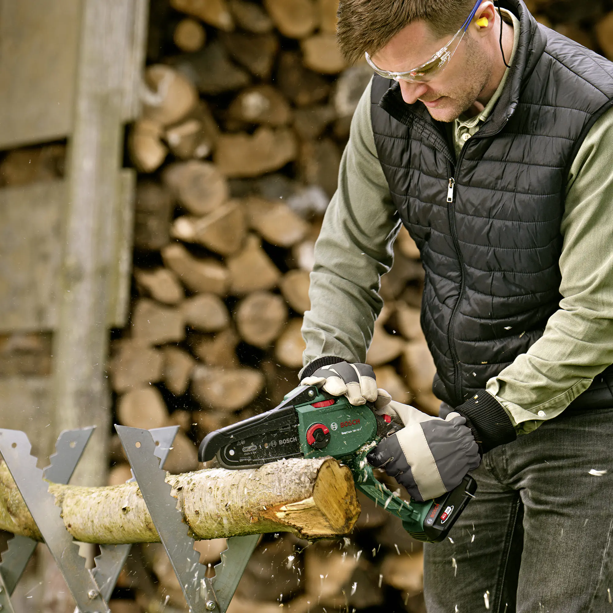 Bosch Akku-Kettensäge EasyChain 18V Solo