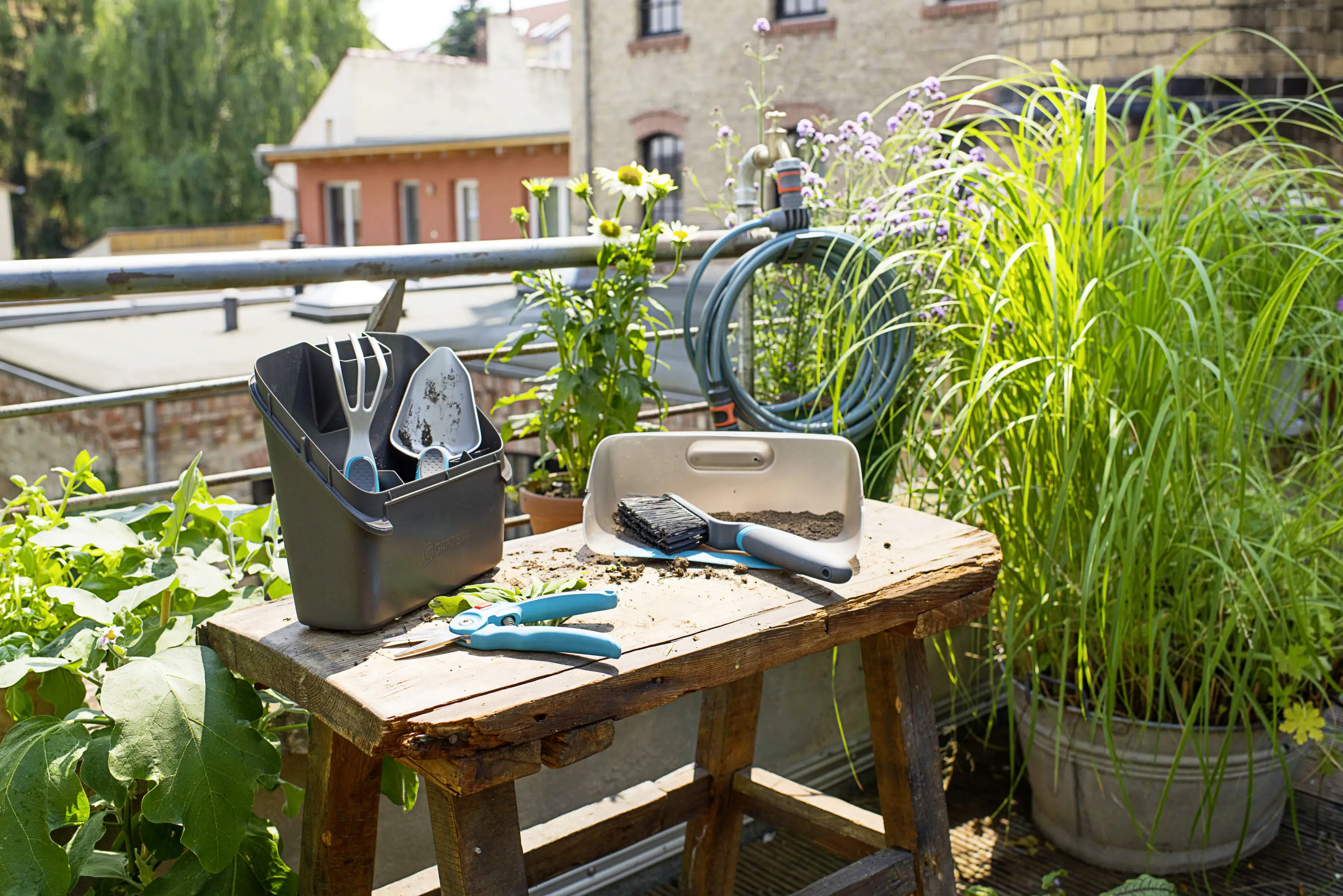 Gardena Balkon-Box City Gardening Blumenkelle Grubber Schere Handbesen