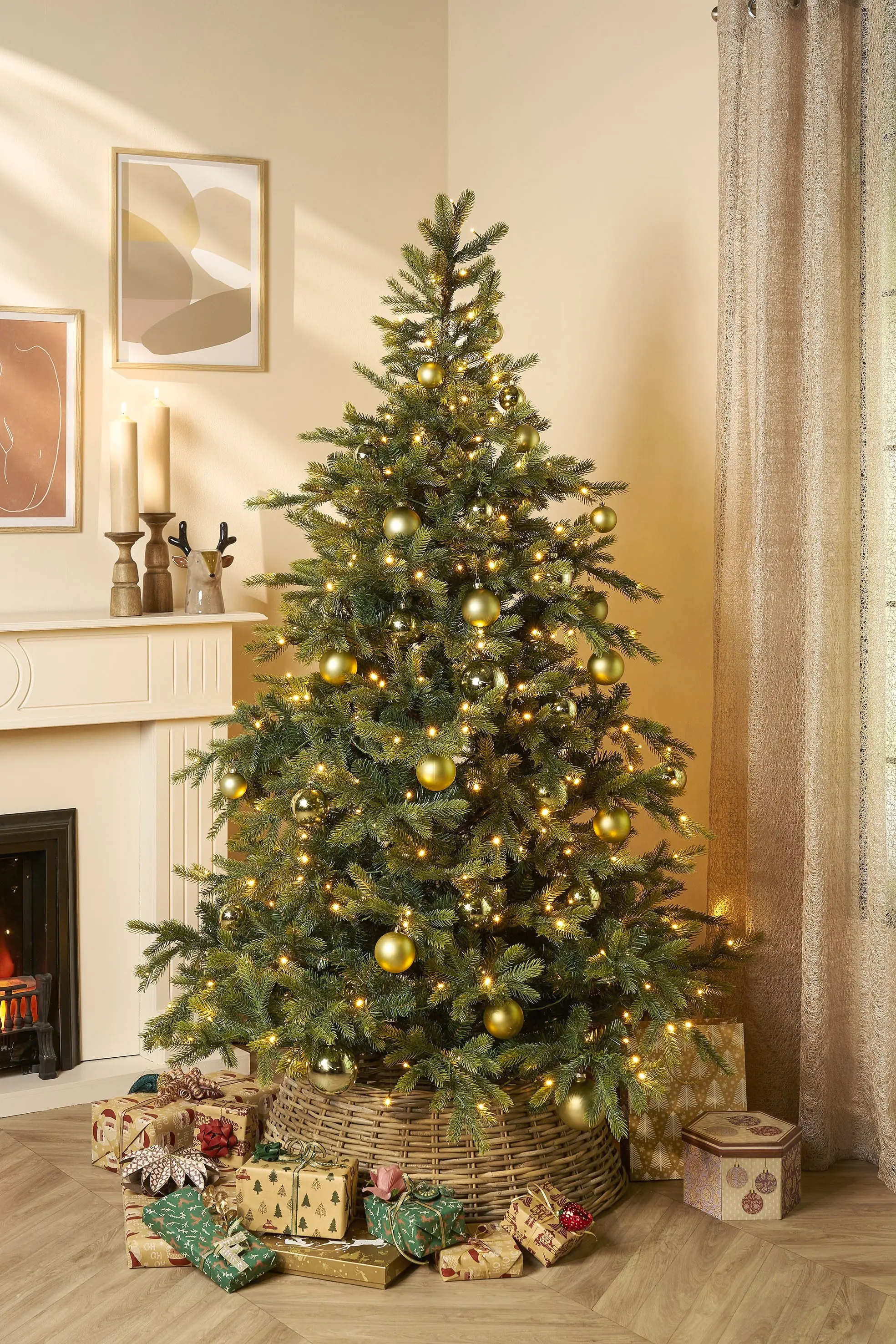 Black Box Trees Weihnachtsbaum Grimshaw beleuchtet mit Timer 215 cm grün