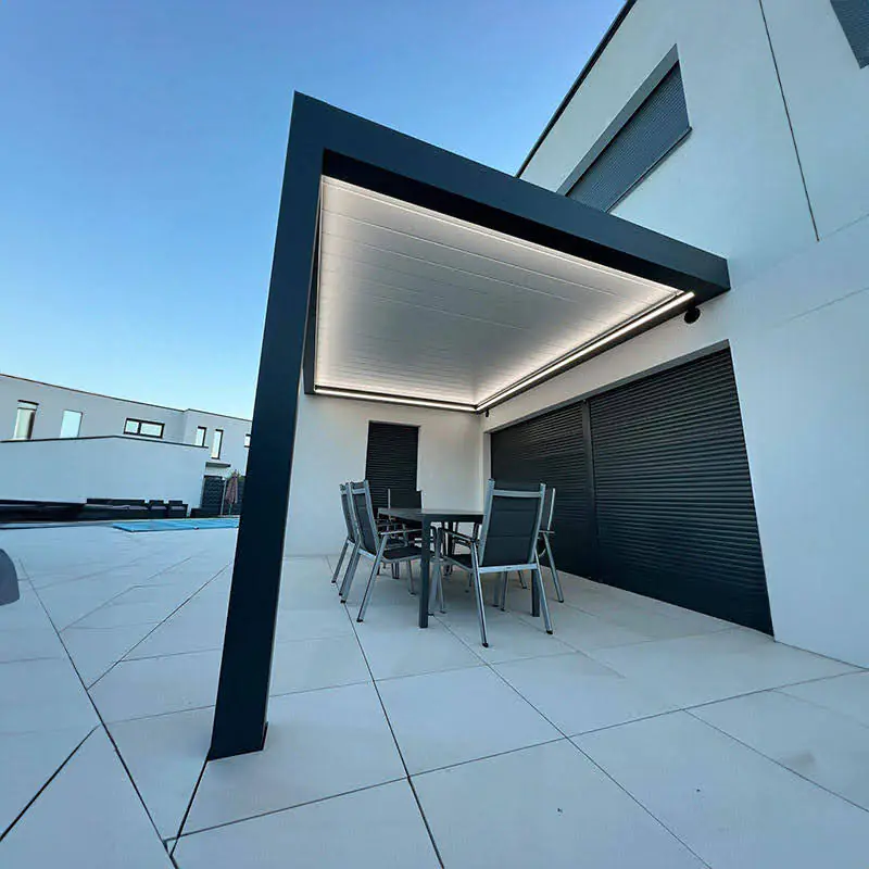 Lamellen Terrassenüberdachung 480 x 406,7 x 273 cm grau-weiß