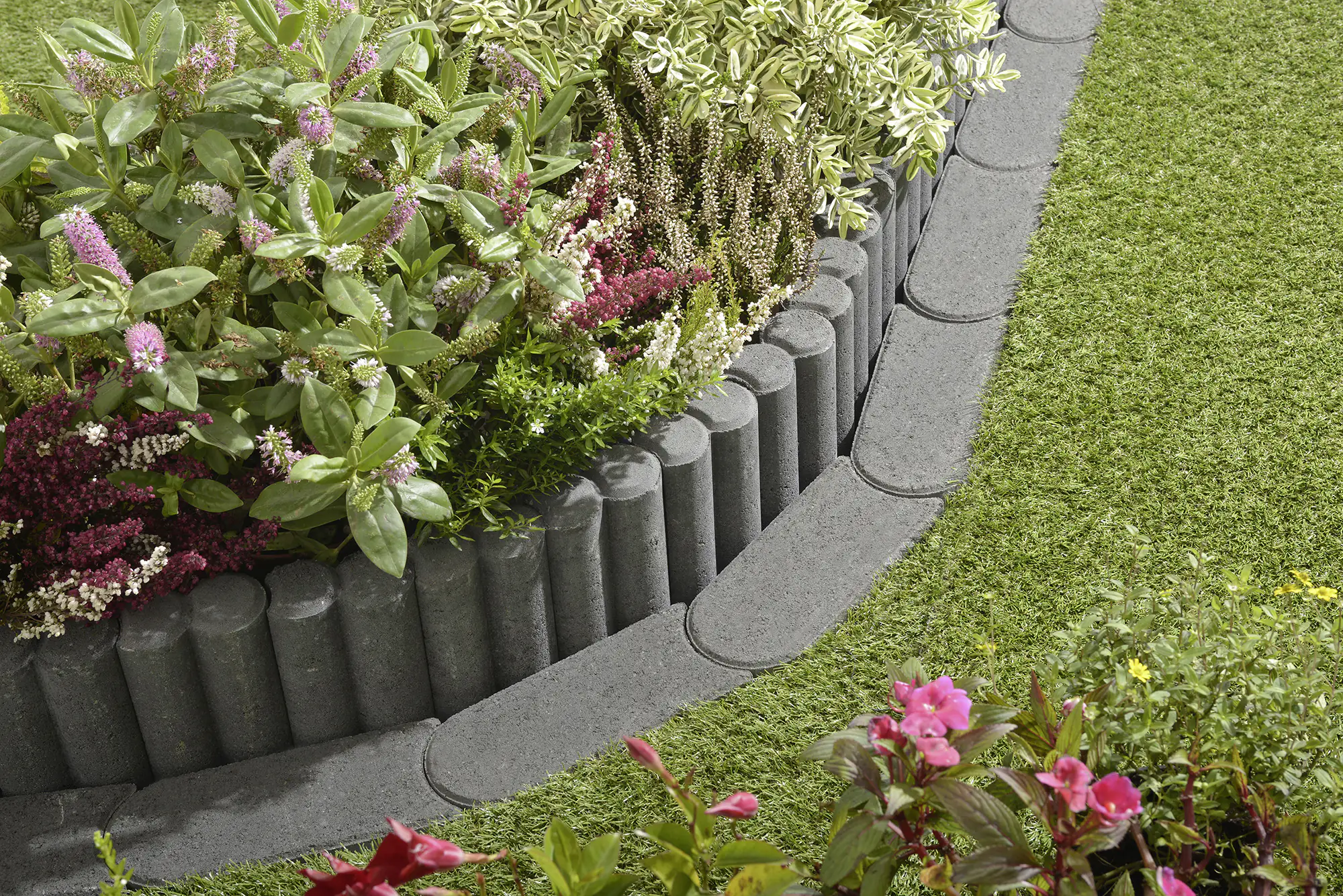 Kann Rasenkante Mini 24 x 10 x 4,5 cm anthrazit Kann Rasenkante Mini 24 x 10 x 4,5 cm anthrazit