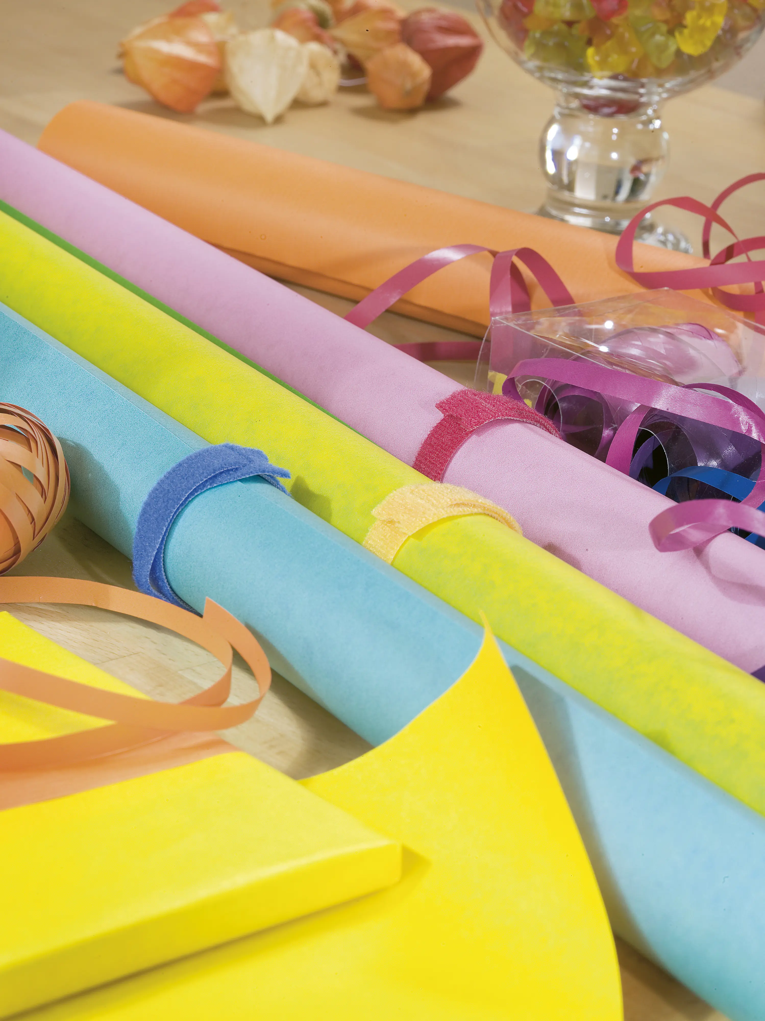 tesa On & Off Klett Kabelbinder 20 cm x 12 mm, weiß/schwarz/blau/rot/gelb