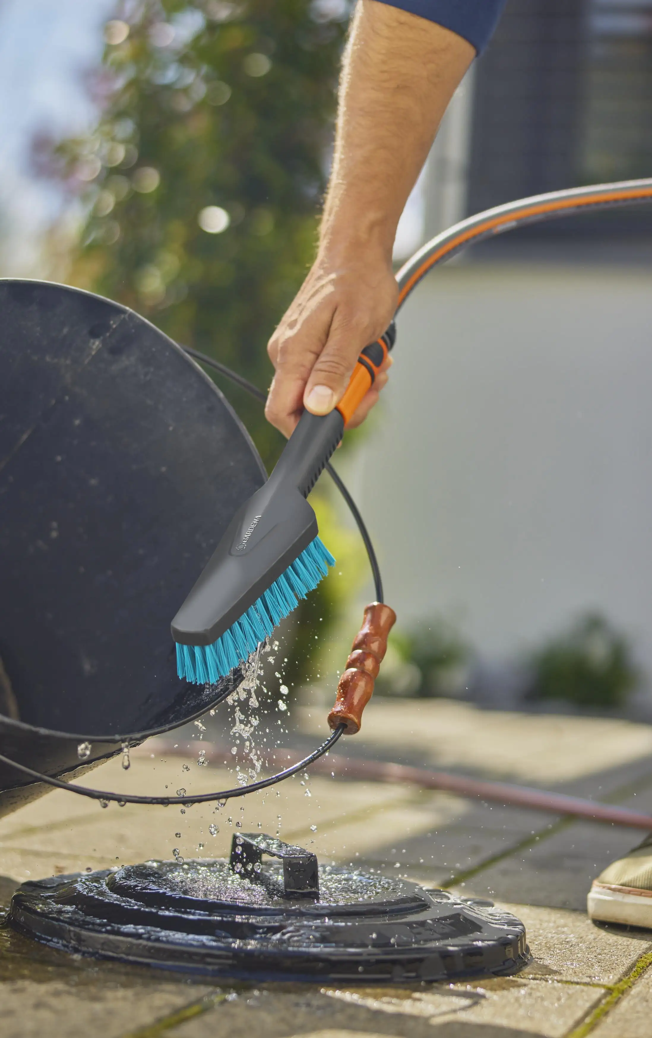 Gardena Cleansystem Handbürste S hard 29,9 cm Gardena Cleansystem Handbürste S hard 29,9 cm
