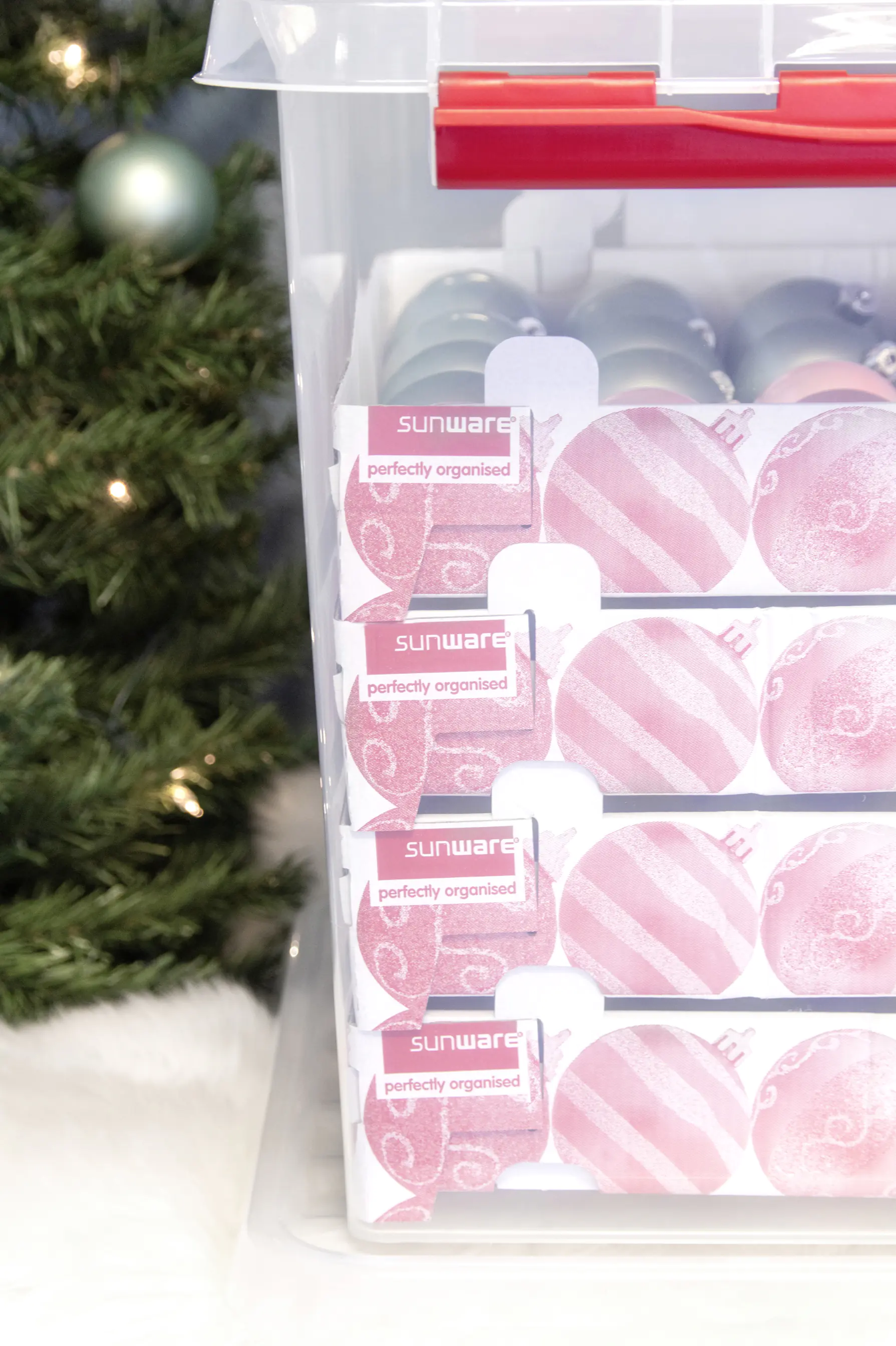 Sunware Weihnachtsbox Q-line 38L mit Einsatz für 125 Kugeln transparent rot
