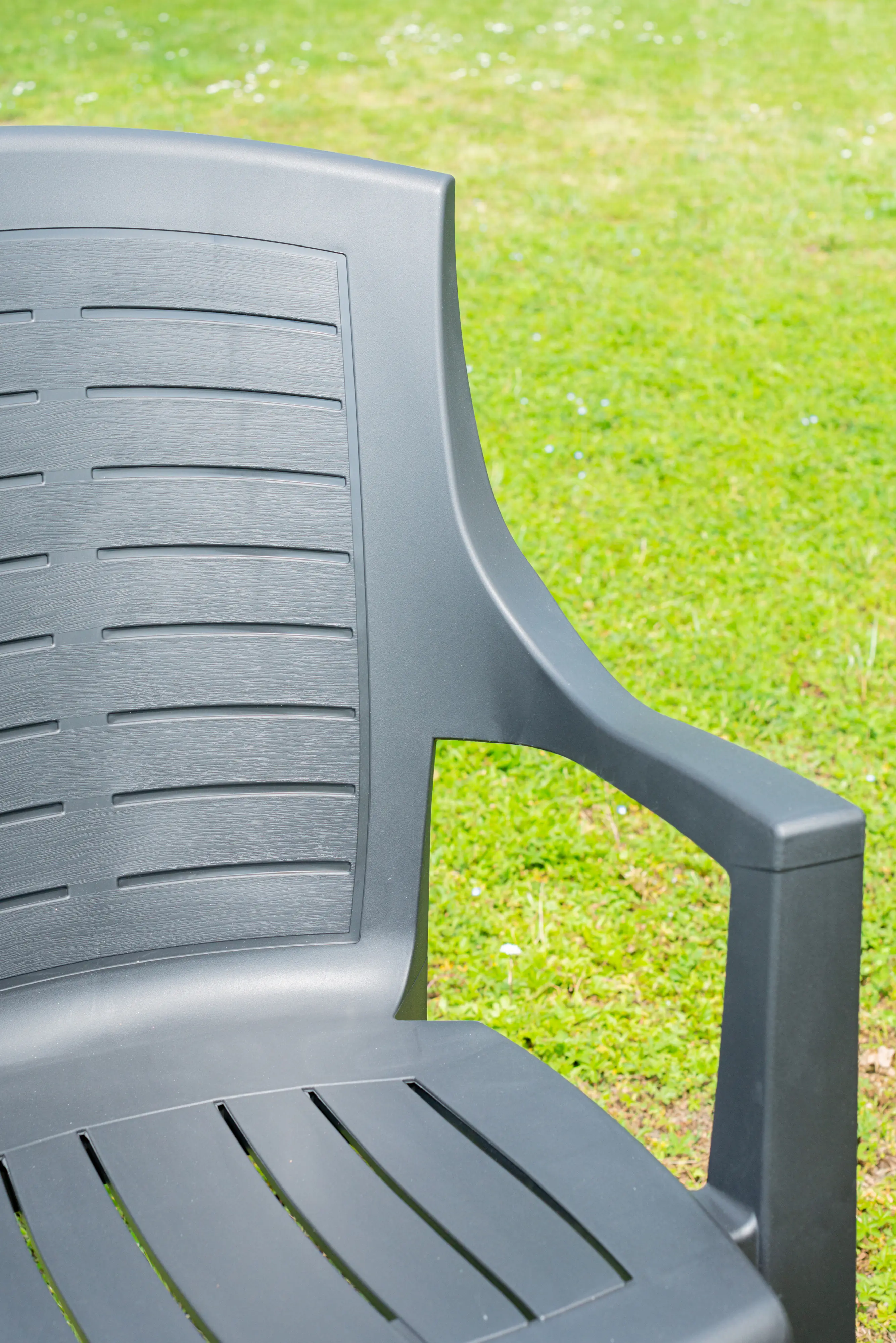 Progarden Stapelsessel polypropylen wetterfest Talia Stapelsessel anthrazit holzoptik 