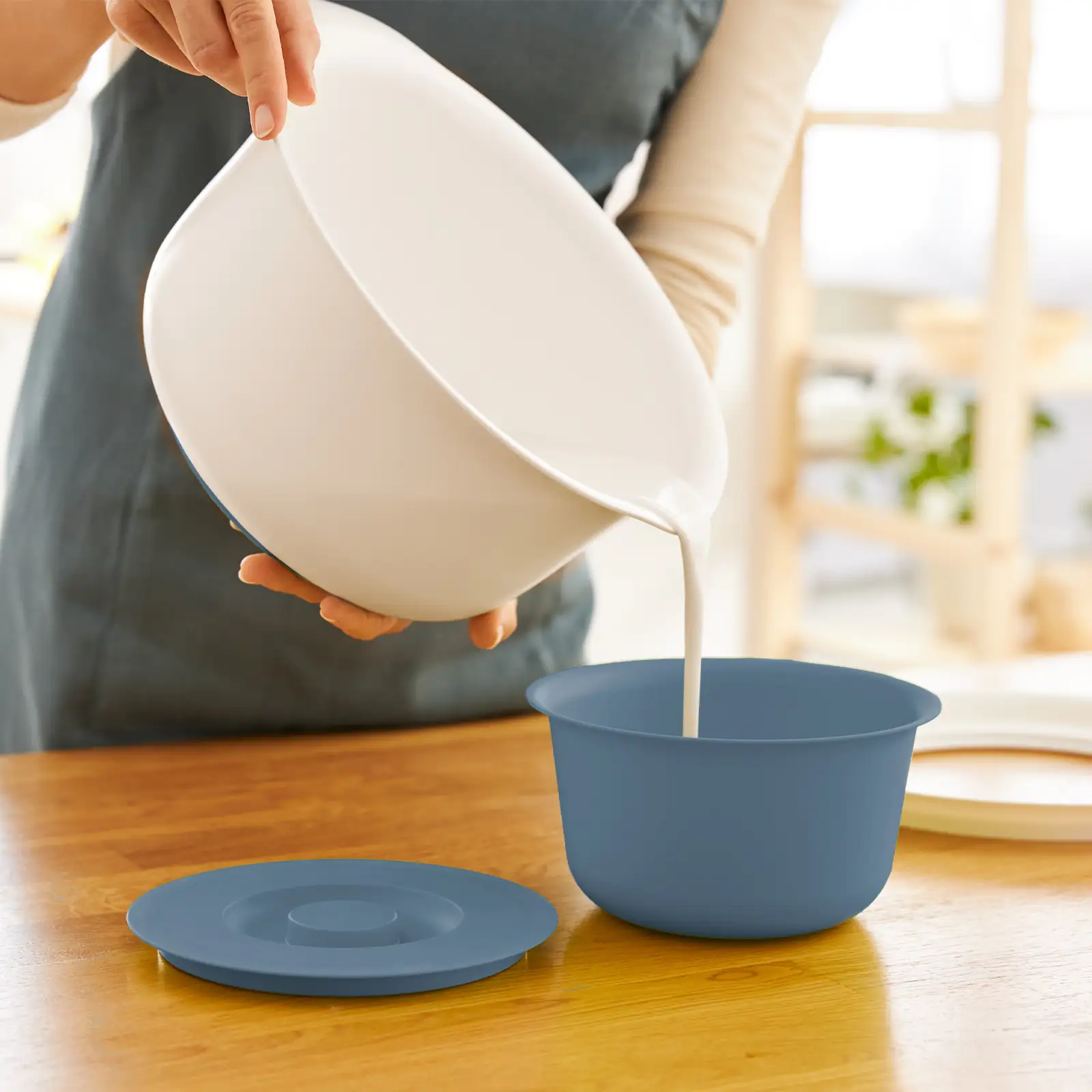 Rotho Rührschüssel Fresh 4 l mit Zusatzbehälter 1,2 l horizon blau