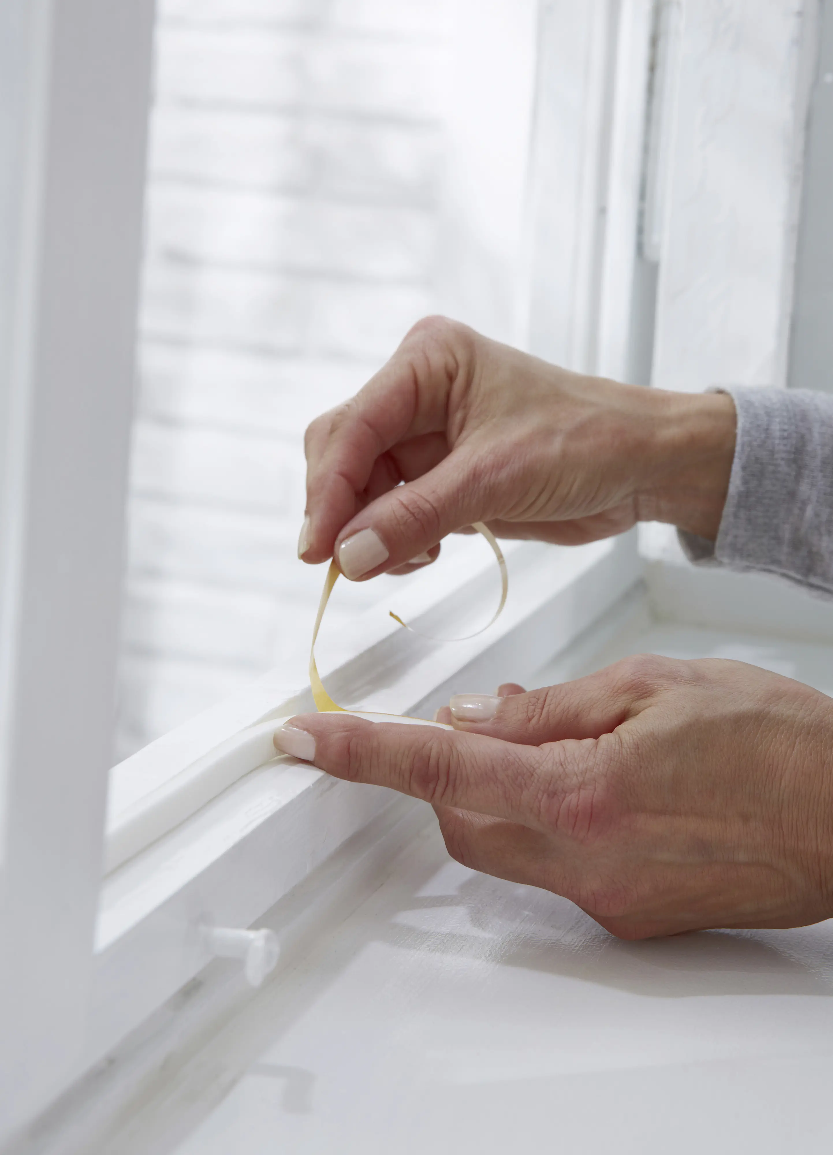 tesa Insulation Schaumstoff-Dichtung Universal 10 m, weiß