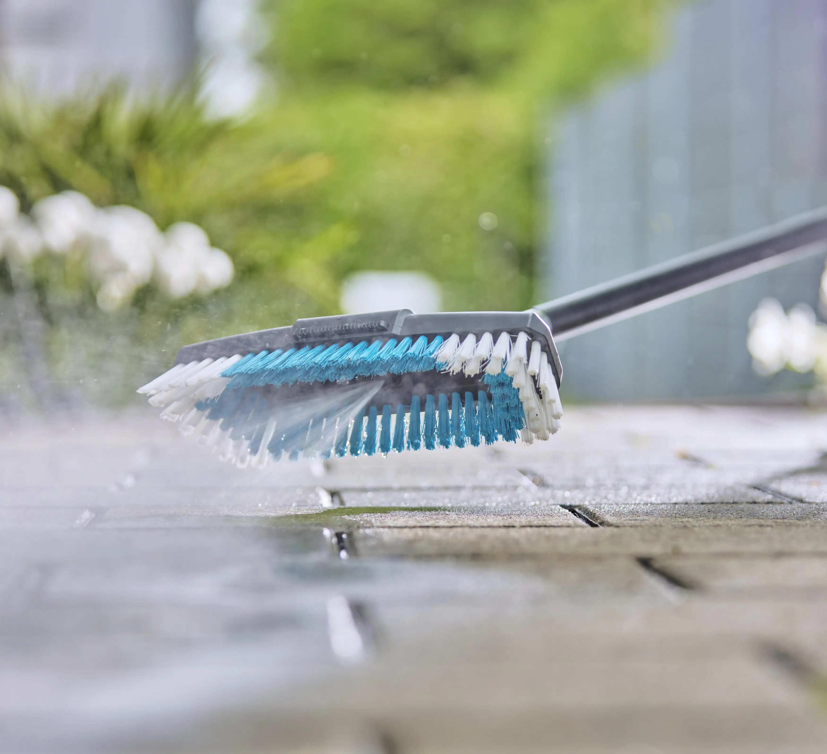 Gardena Cleansystem Stielbürste hard 28,8 cm Gardena Cleansystem Stielbürste hard 28,8 cm