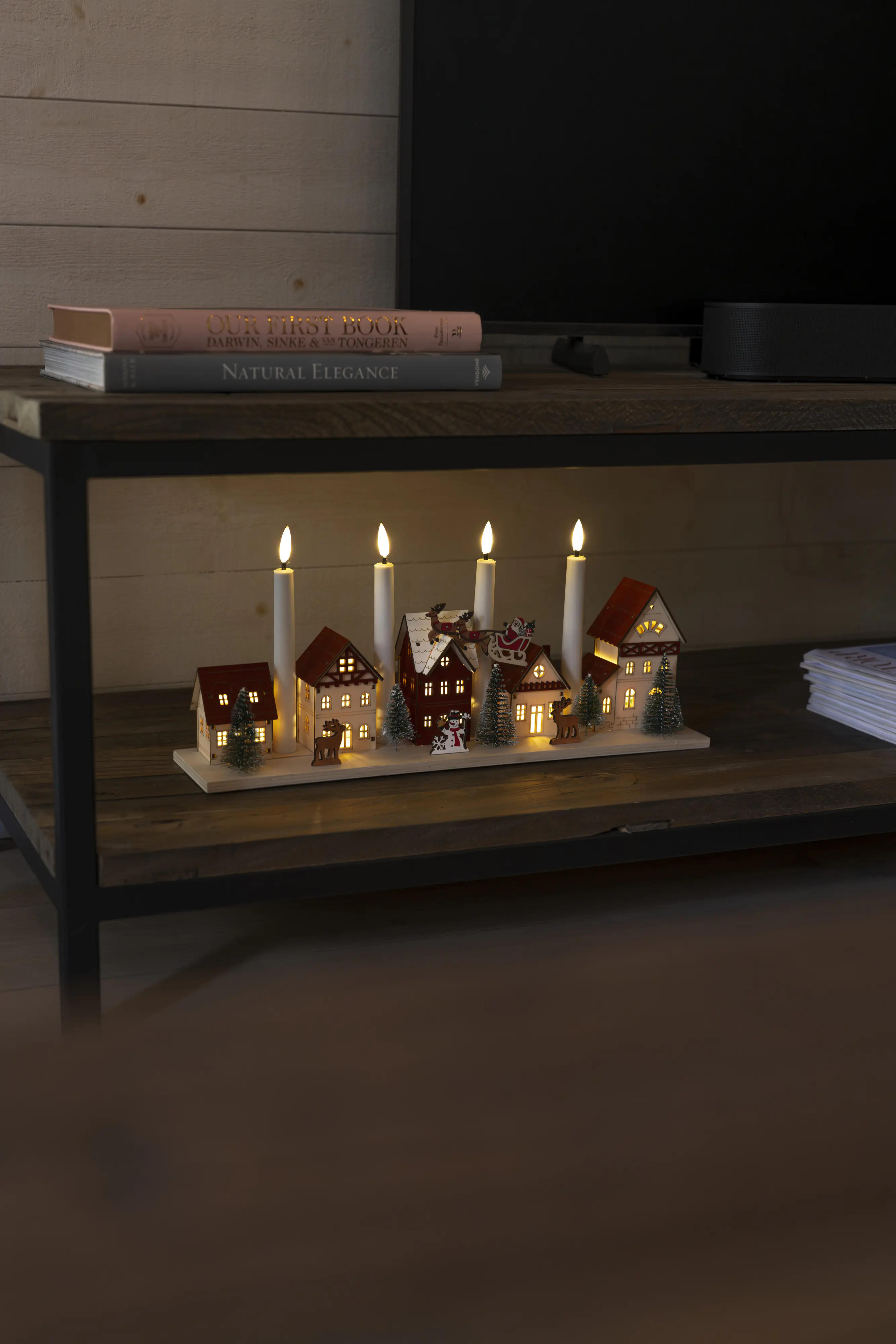 Konstsmide LED-Holzsilhouette Miniaturhäuser batteriebetrieben mit Timer 47 x 20,5 cm warmweiß