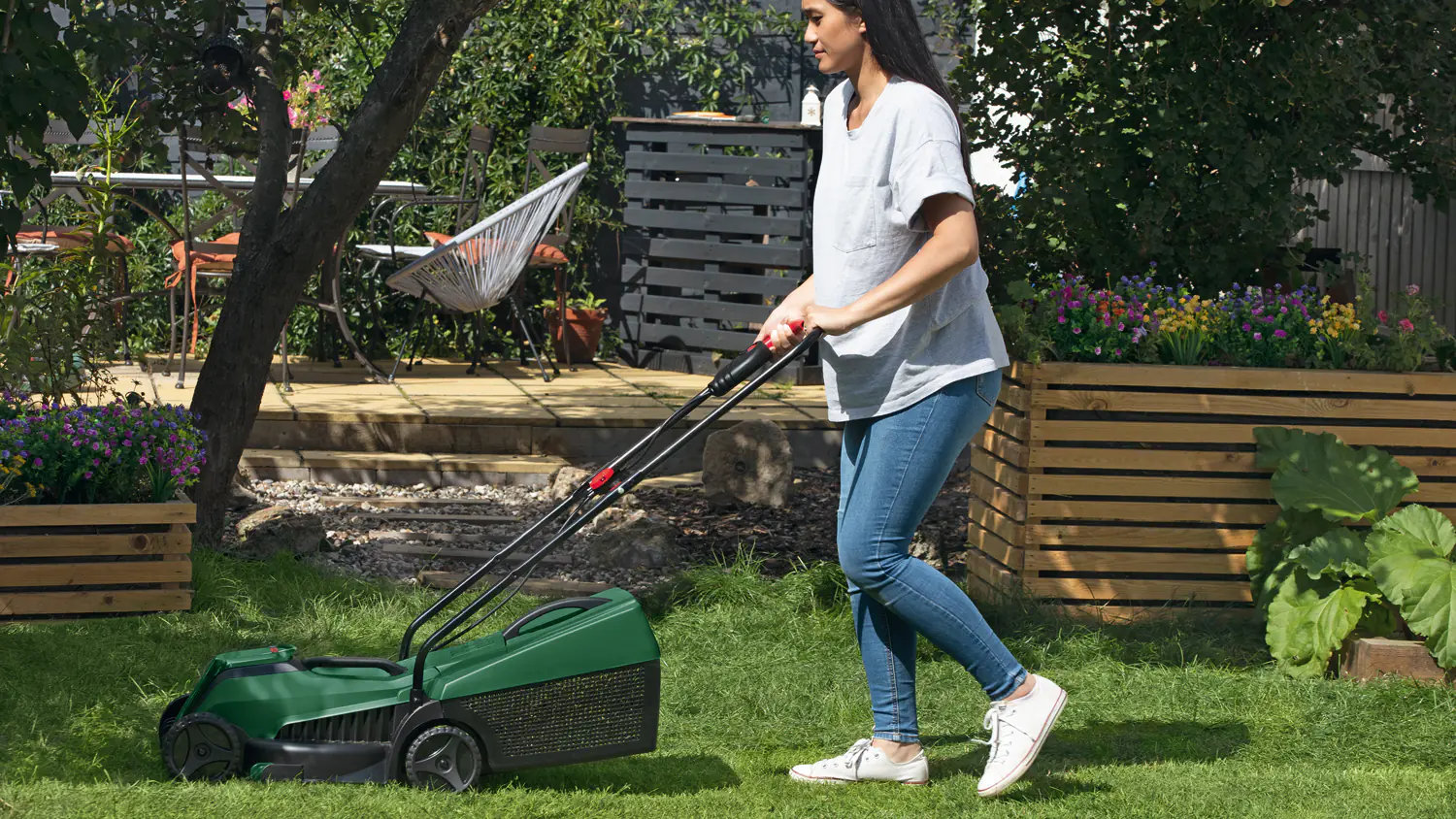 Bosch Akku-Rasenmäher-Set EasyMower 18 V inkl. Akku-Rasentrimmer EasyGrassCut 18 V + Akku & Ladegerät