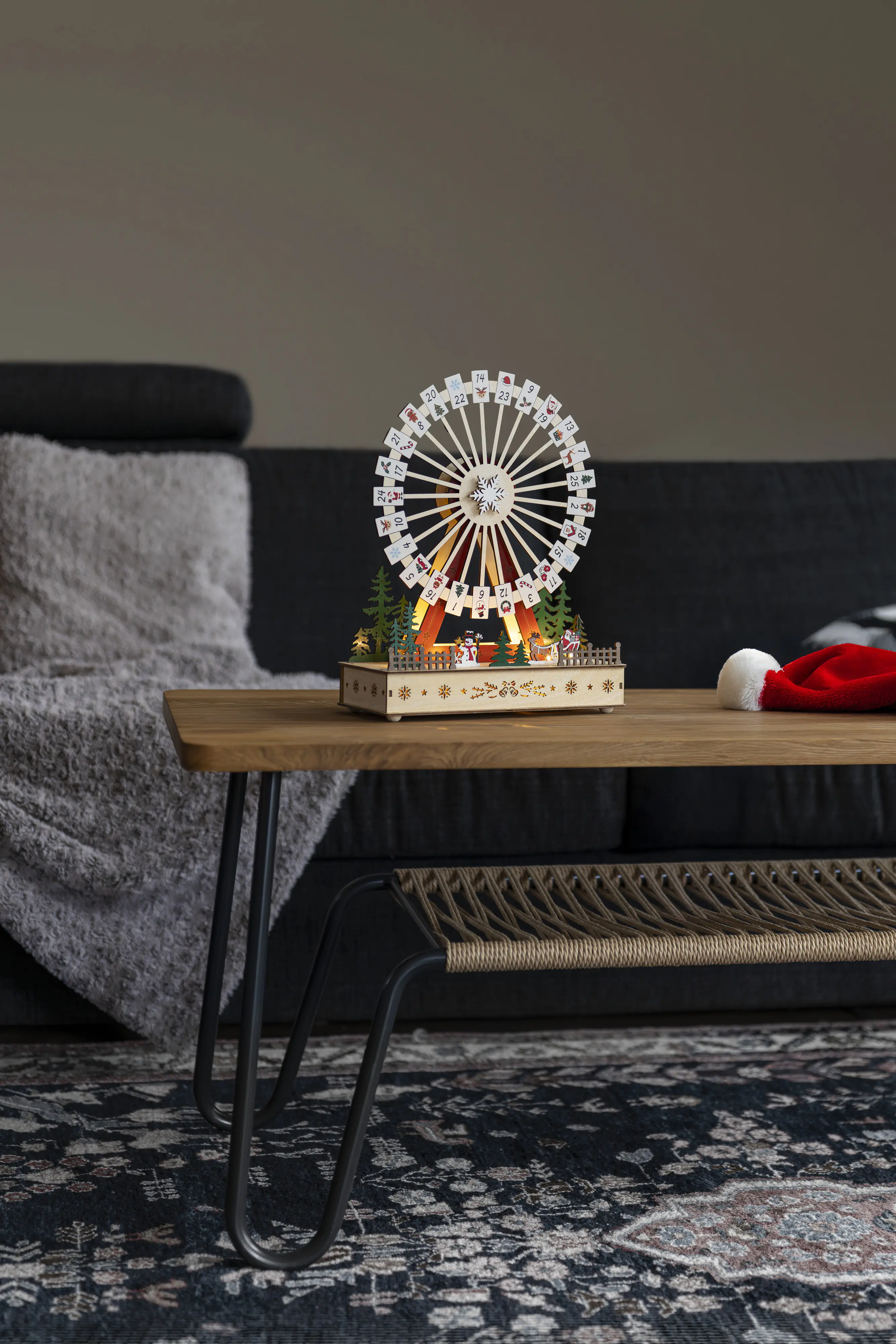 Konstsmide LED-Holzsilhouette Adventskalender Riesenrad batteriebetrieben mit Timer 28 x 35,5 cm warmweiß