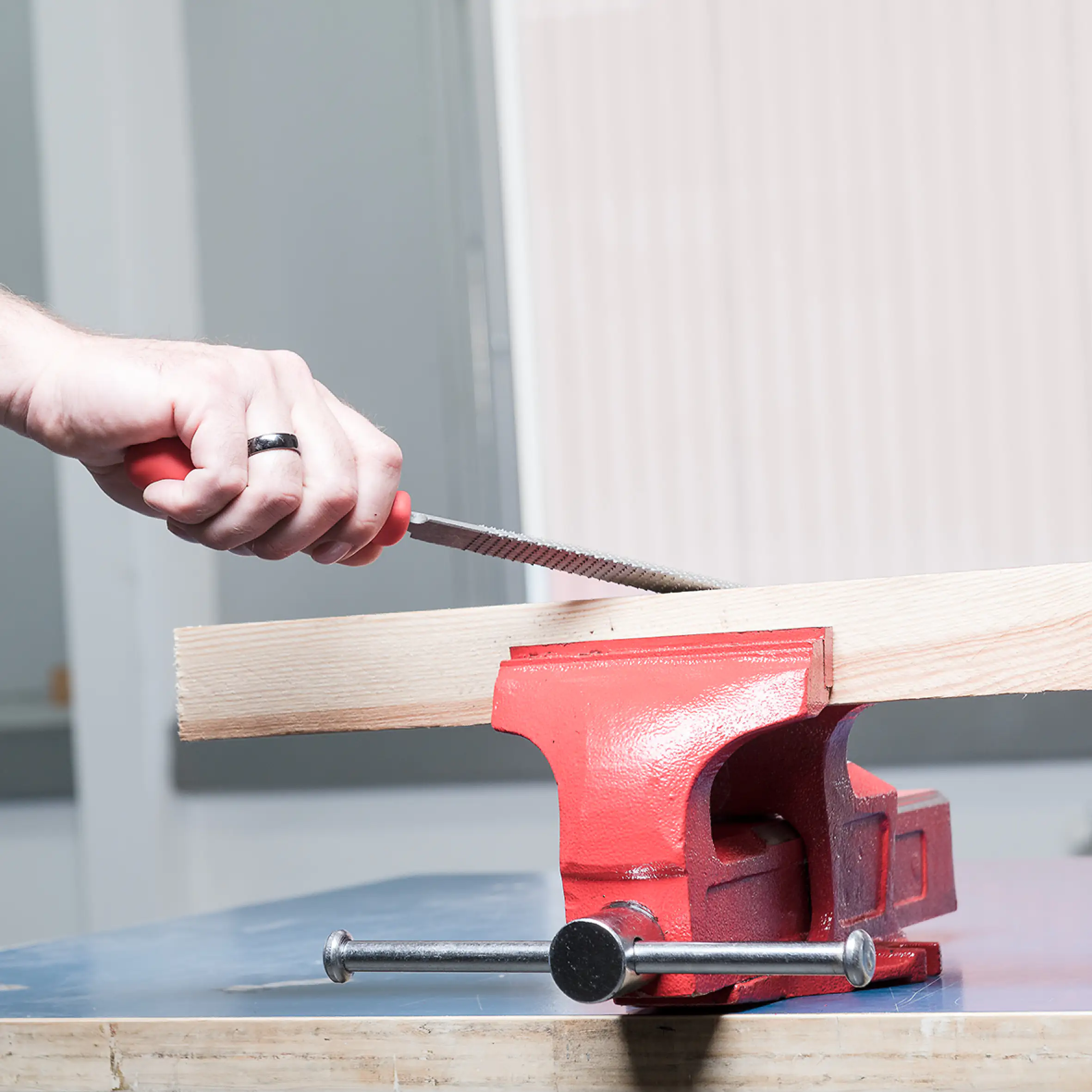 Connex Schraubstock COX870080 80 mm feststehend