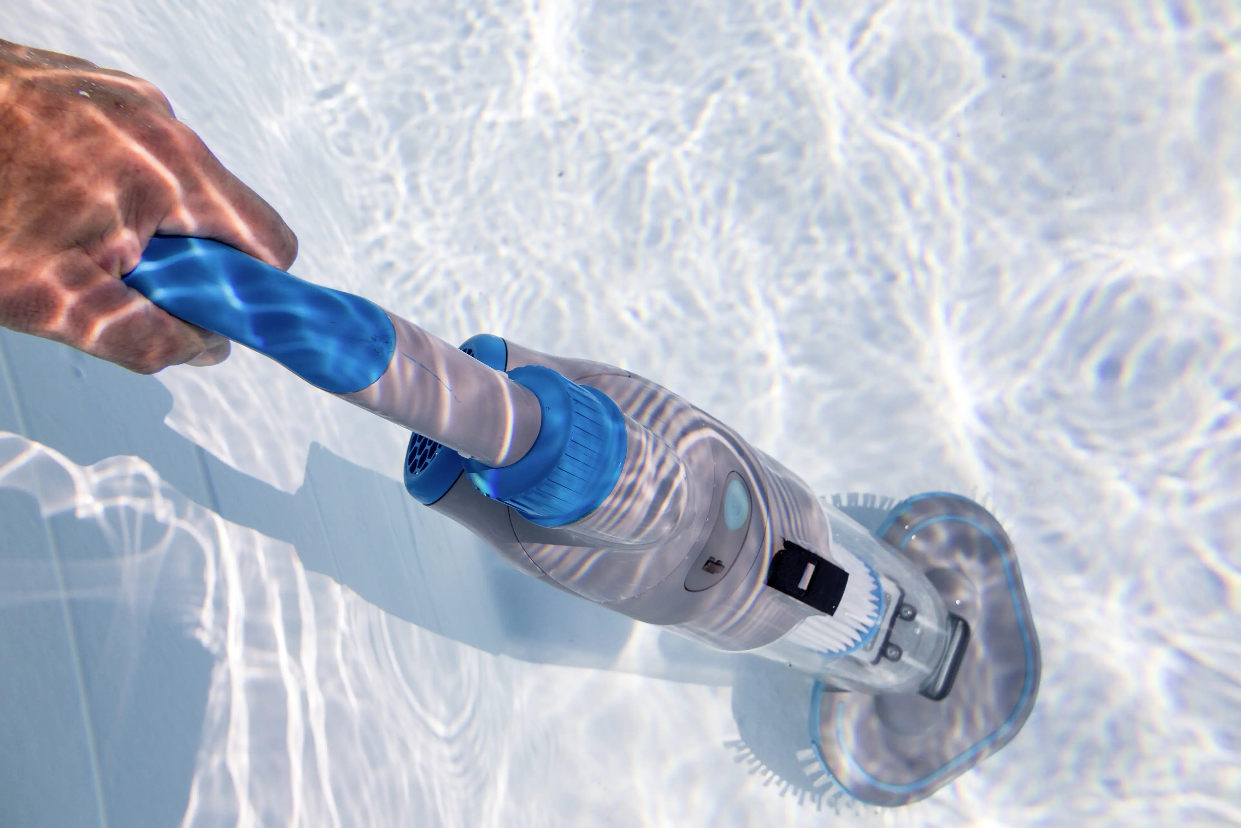 Gre Elektrischer Reiniger für Einbau und Aufstellbecken 84,5 x 30 x 21 cm