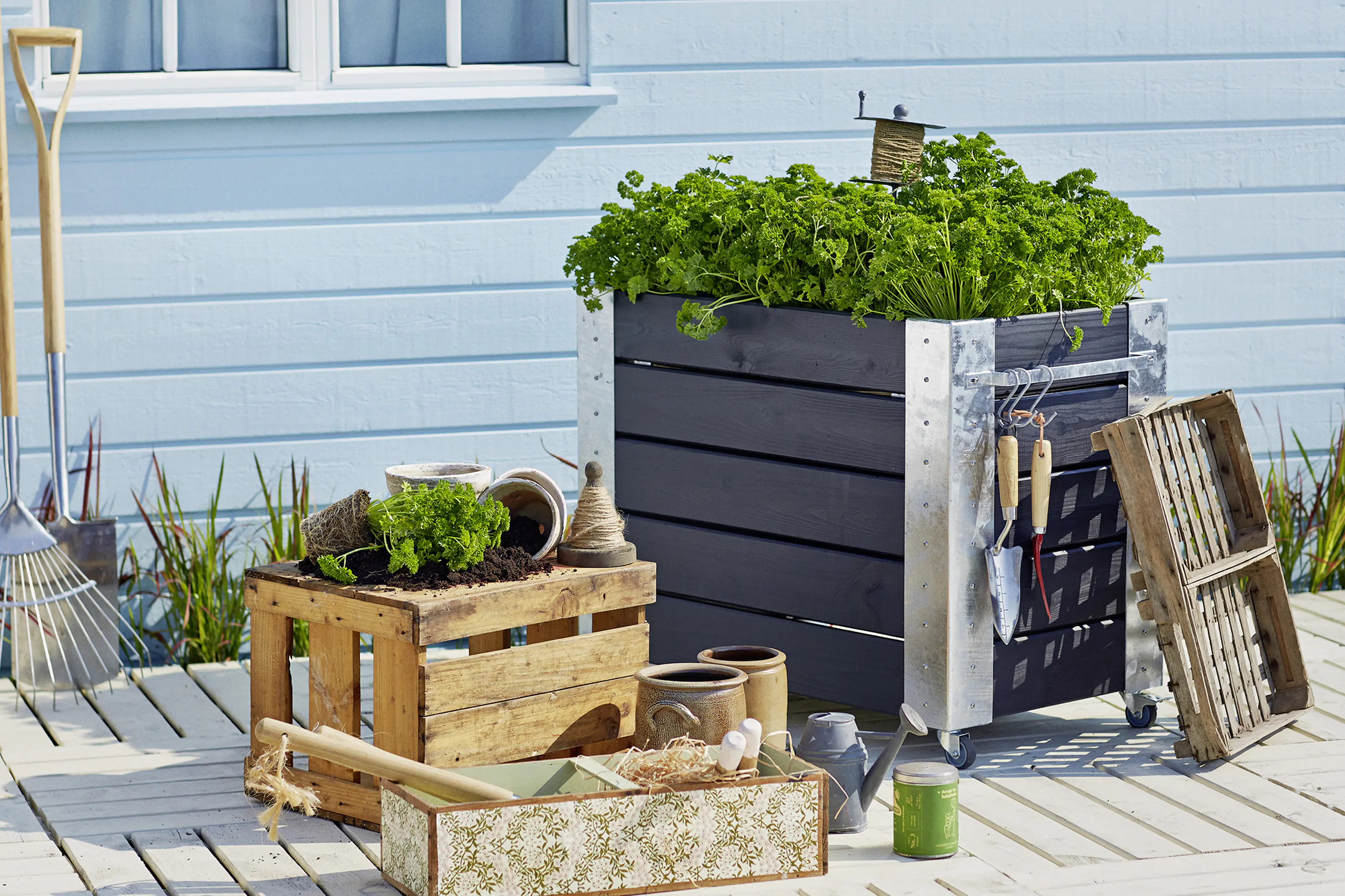 Plus Blumenkasten Cubic 87 x 50 x 70 cm schwarz mit Räder