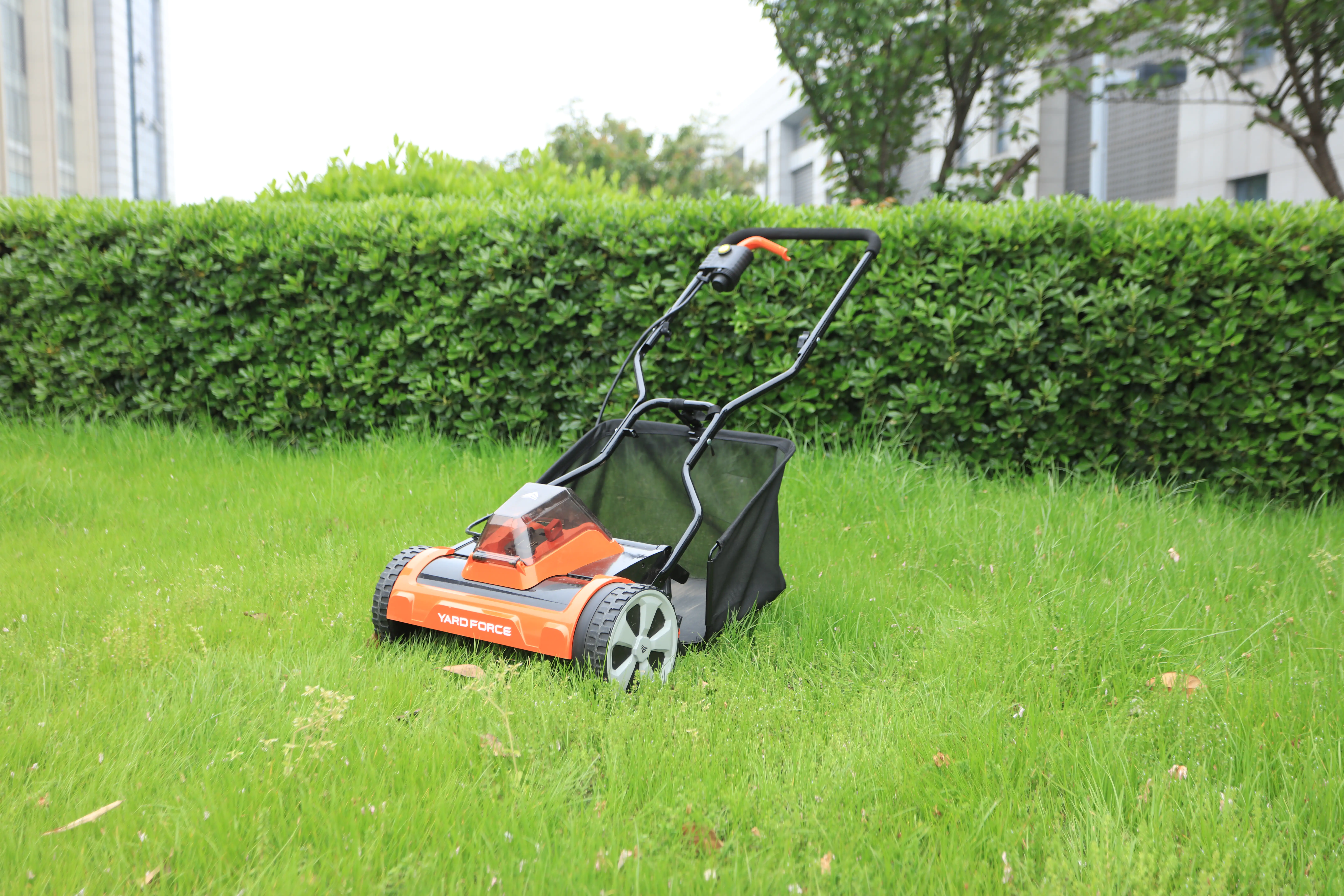 Yard Force Akku-Spindelmäher LM C38 20 V , 38 cm Schnittbreite Yard Force Akku-Spindelmäher LM C38 20 V , 38 cm Schnittbreite