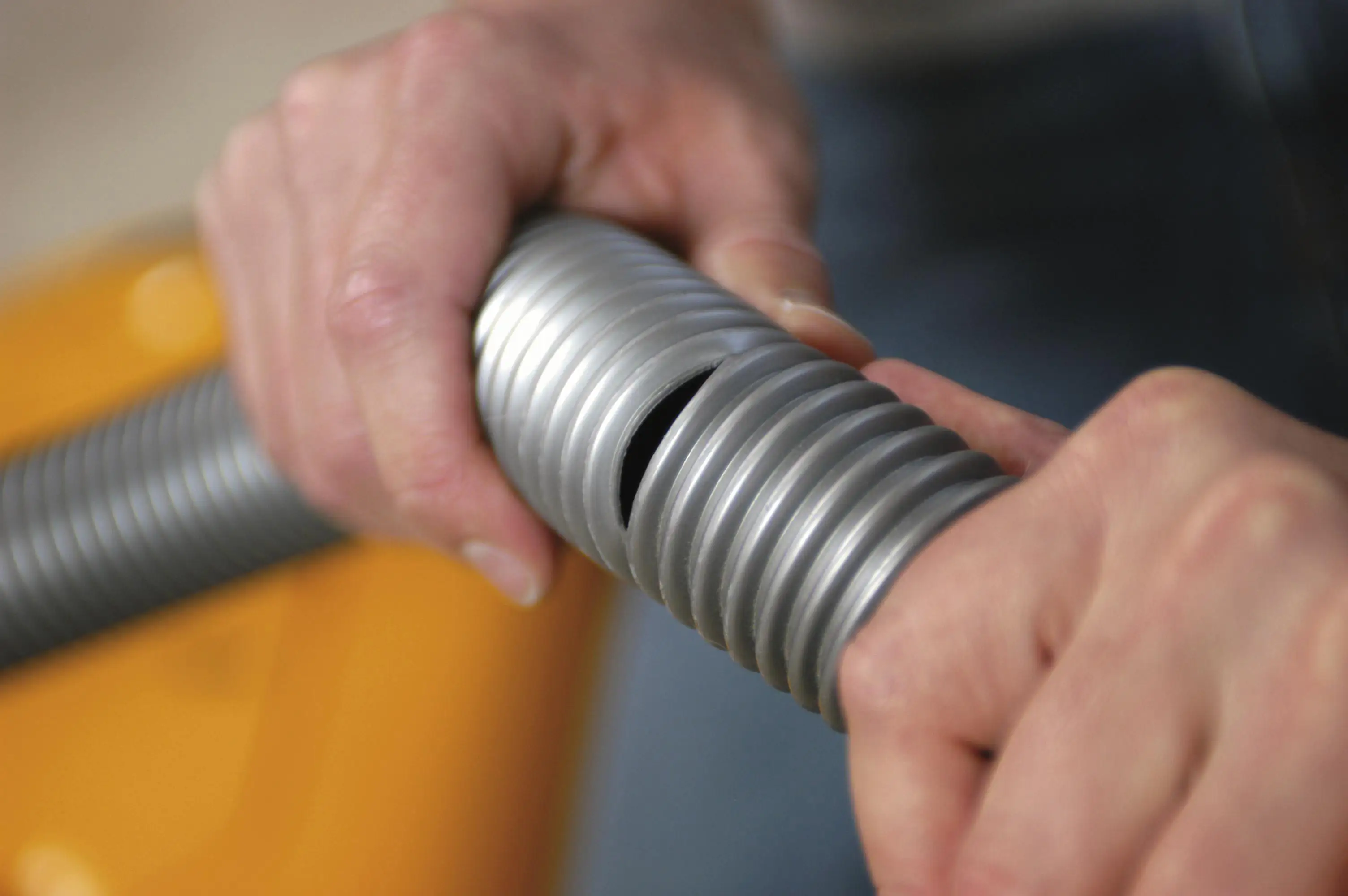 4042448033253_925553 tesa extra Power Klebeband Universal 25 m x 50 mm, grau