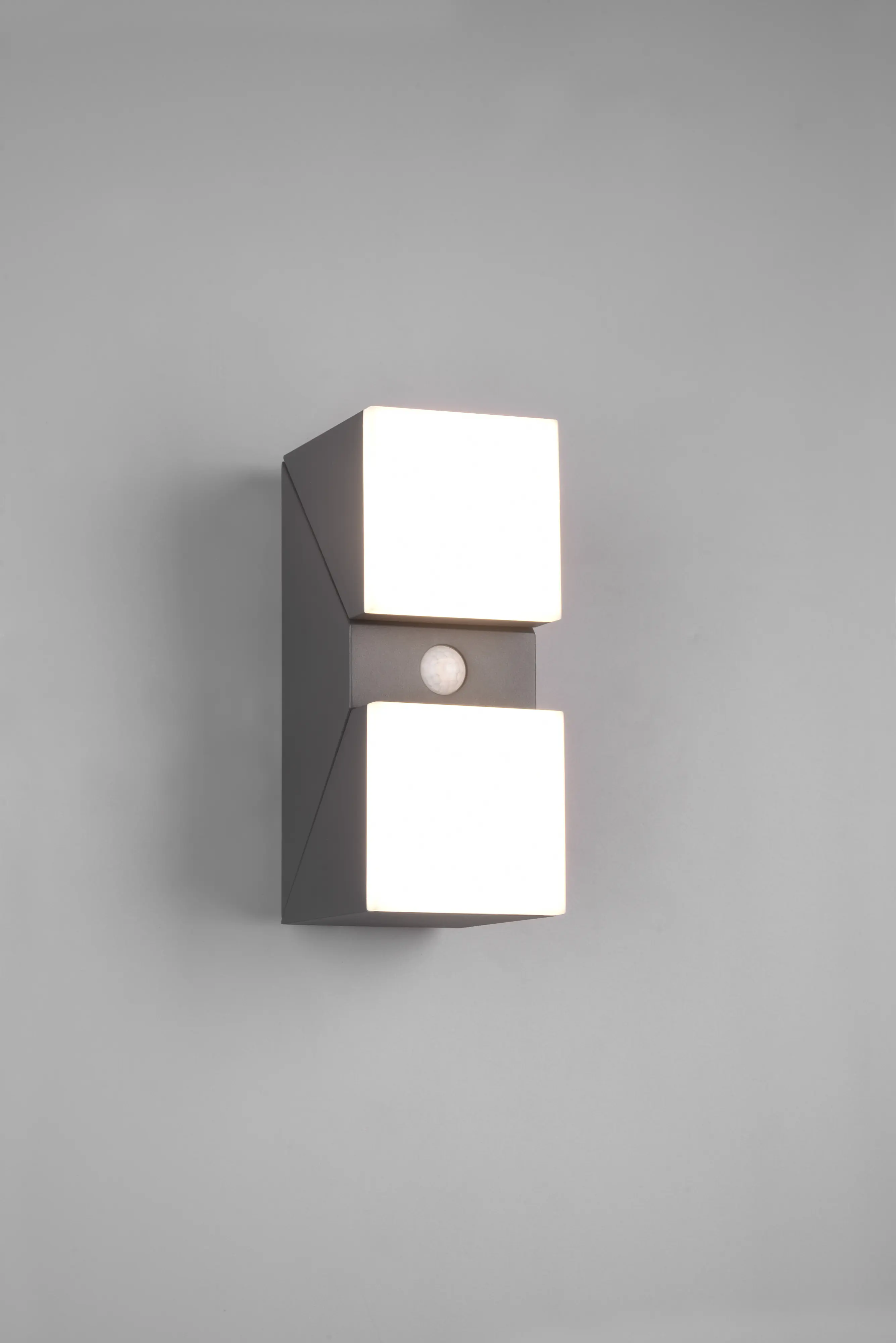Trio LED Wandleuchte Avon innen/außen anthrazit standby 14W warmweiß Trio LED Wandleuchte Avon innen/außen anthrazit standby 14W warmweiß
