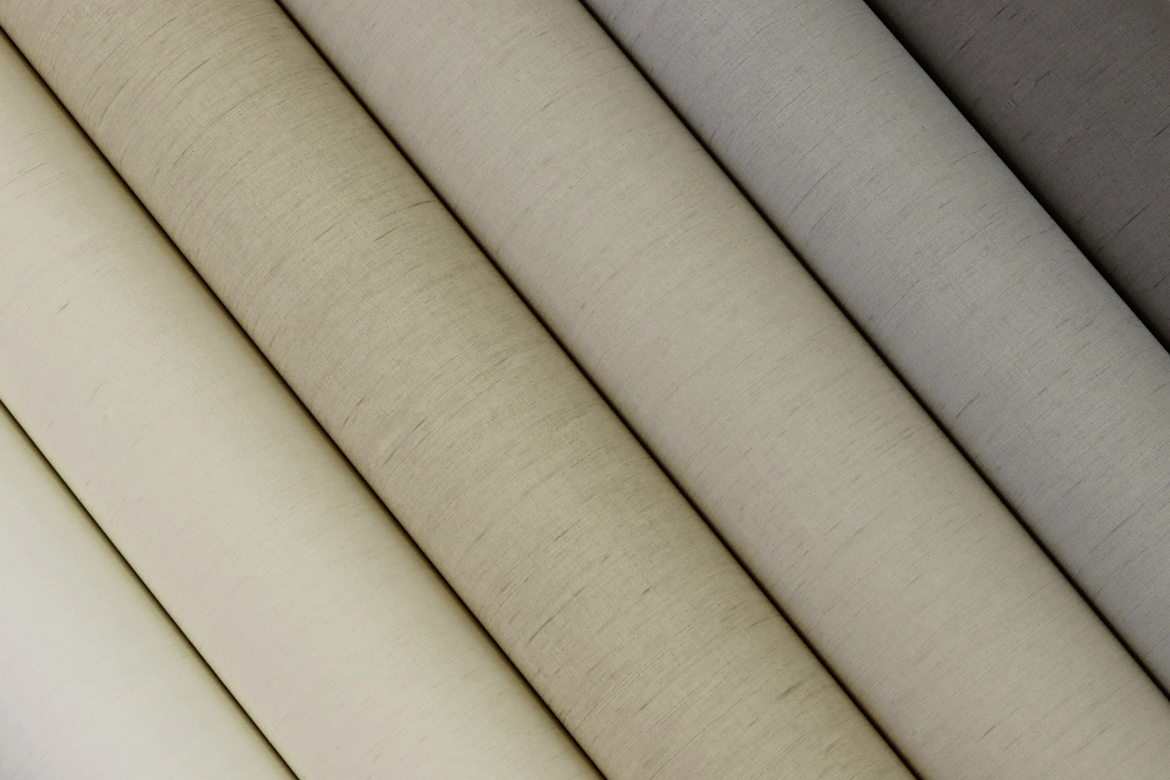 Rasch Vliestapete 746013 Weiß-Cremeweiß Uni 10,05 m x 0,53 m