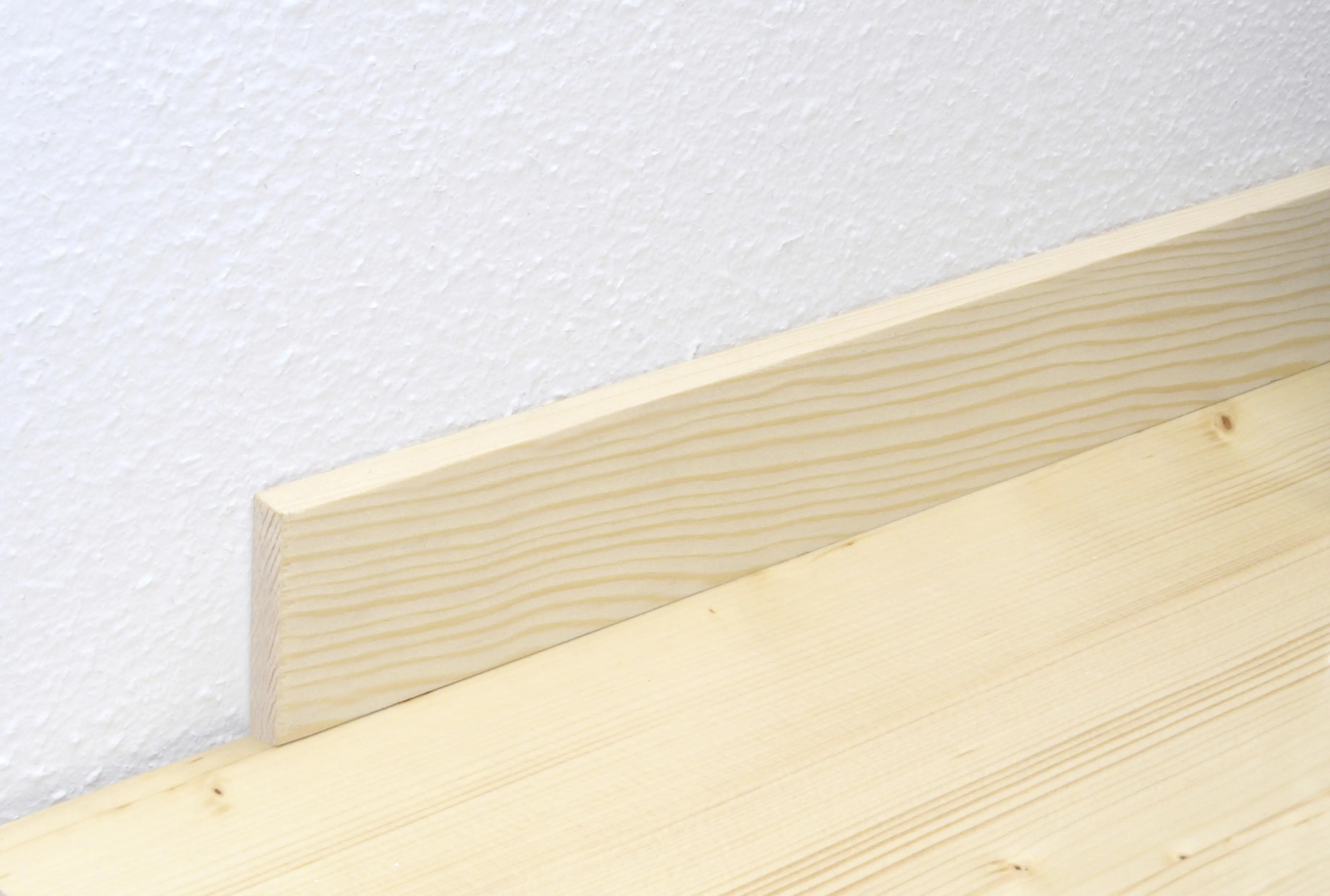 FN Neuhofer Flachleiste 100 cm 46 x 10 mm Fichte/Kiefer FN Neuhofer Flachleiste 100 cm 46 x 10 mm Fichte/Kiefer