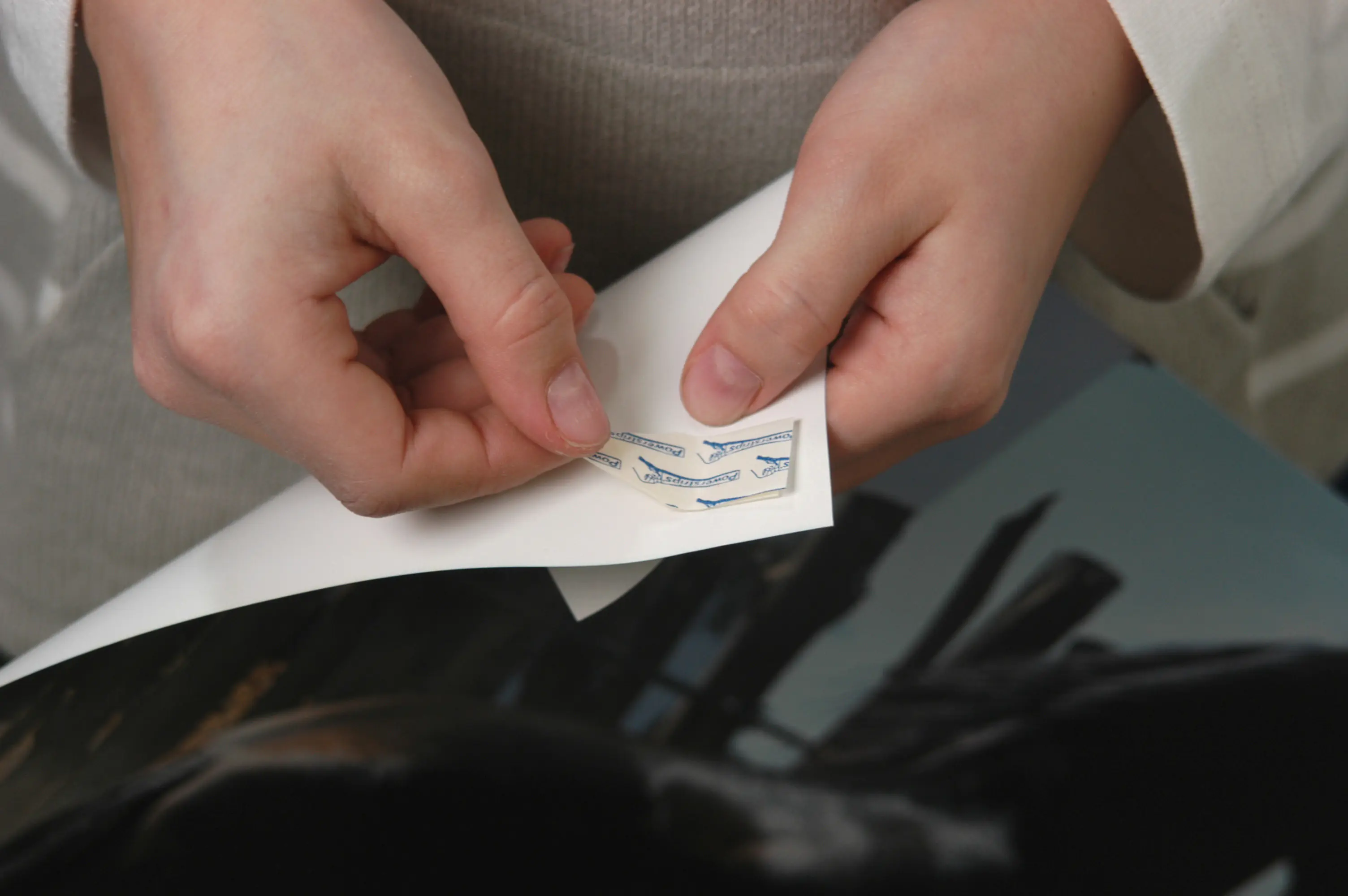 tesa Poster Powerstrip 20 Stück, spurlos ablösbar