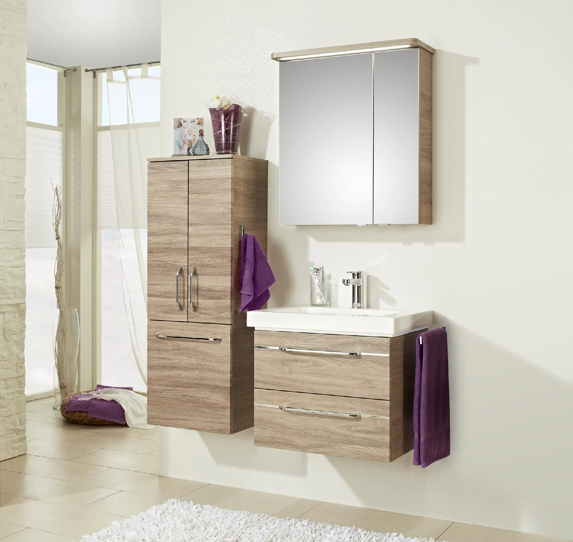 Pelipal Badmöbel-Set Balto Sanremo Eiche mit Mineralmarmor-Waschtisch + Midischrank 111 cm