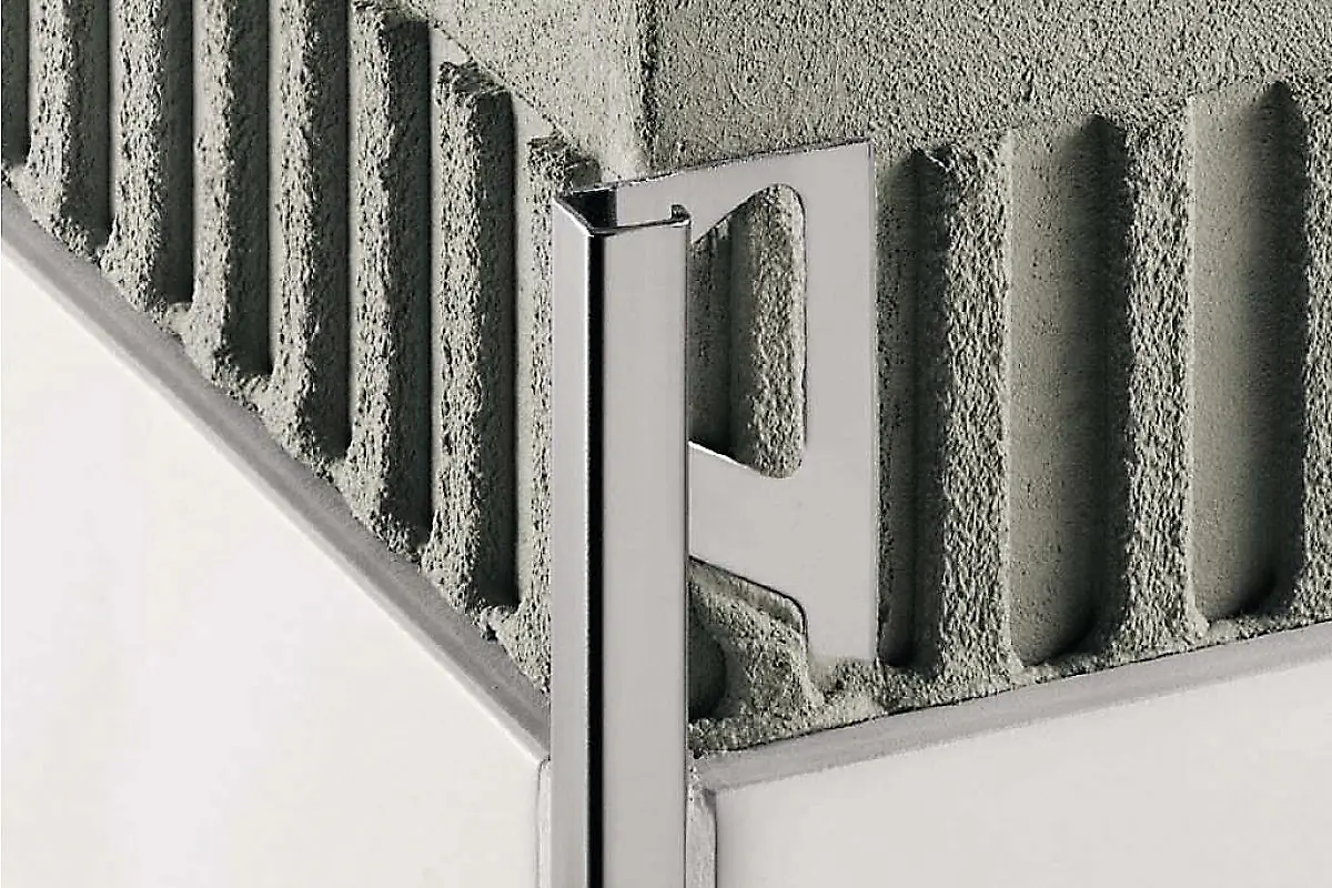 Quadratprofil Quadec-E Edelstahl 2,5 m 5,5 x 28 mm Quadratprofil Quadec-E Edelstahl 2,5 m 5,5 x 28 mm