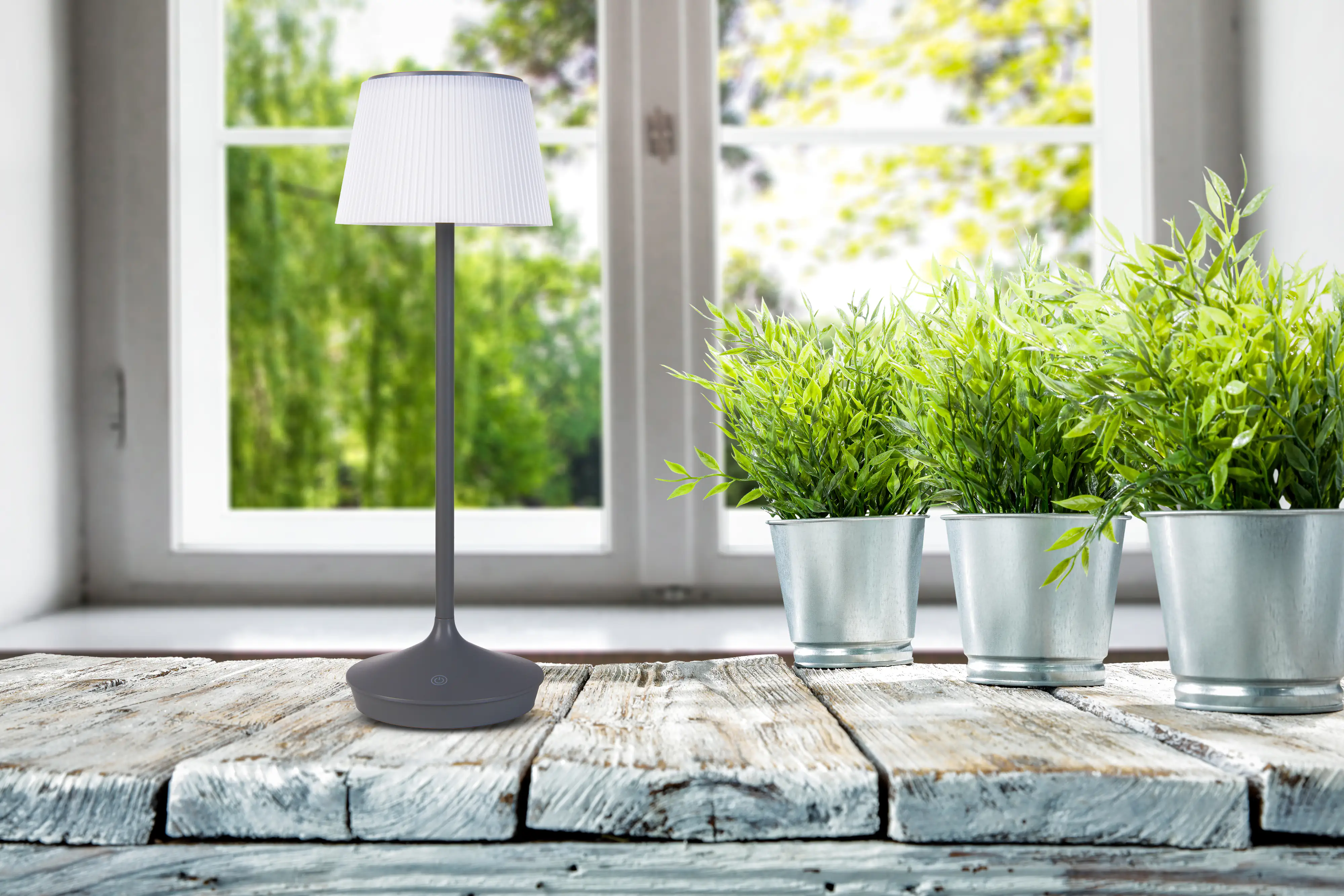 Light & More Solar-Tischleuchte Emmi grau 38 x 13 cm