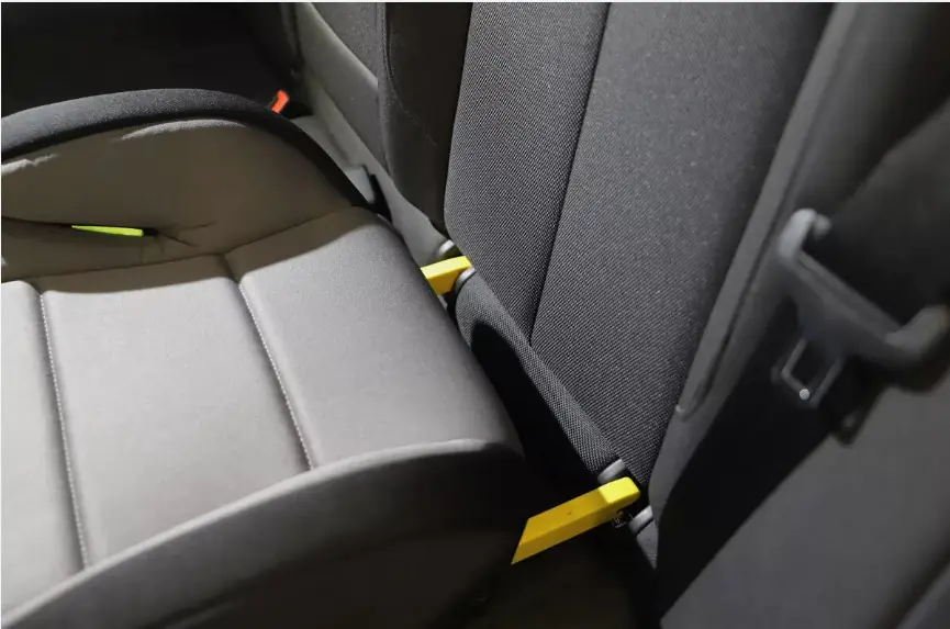Cartrend Kindersitzerhöhung R129 mit ISOFIX Cartrend Kindersitzerhöhung R129 mit ISOFIX
