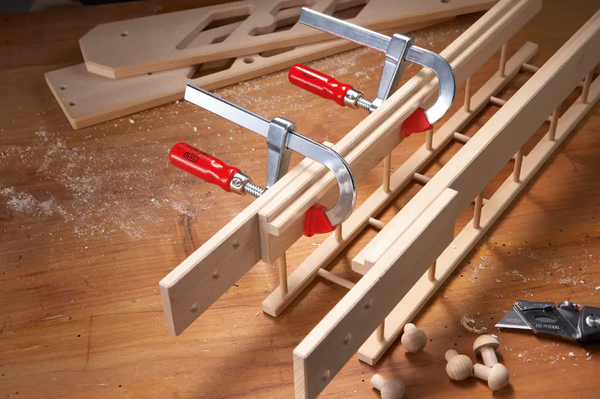 Bessey Schraubzwinge leicht U-Form für übergreifendes Spannen Bessey Schraubzwinge leicht U-Form für übergreifendes Spannen