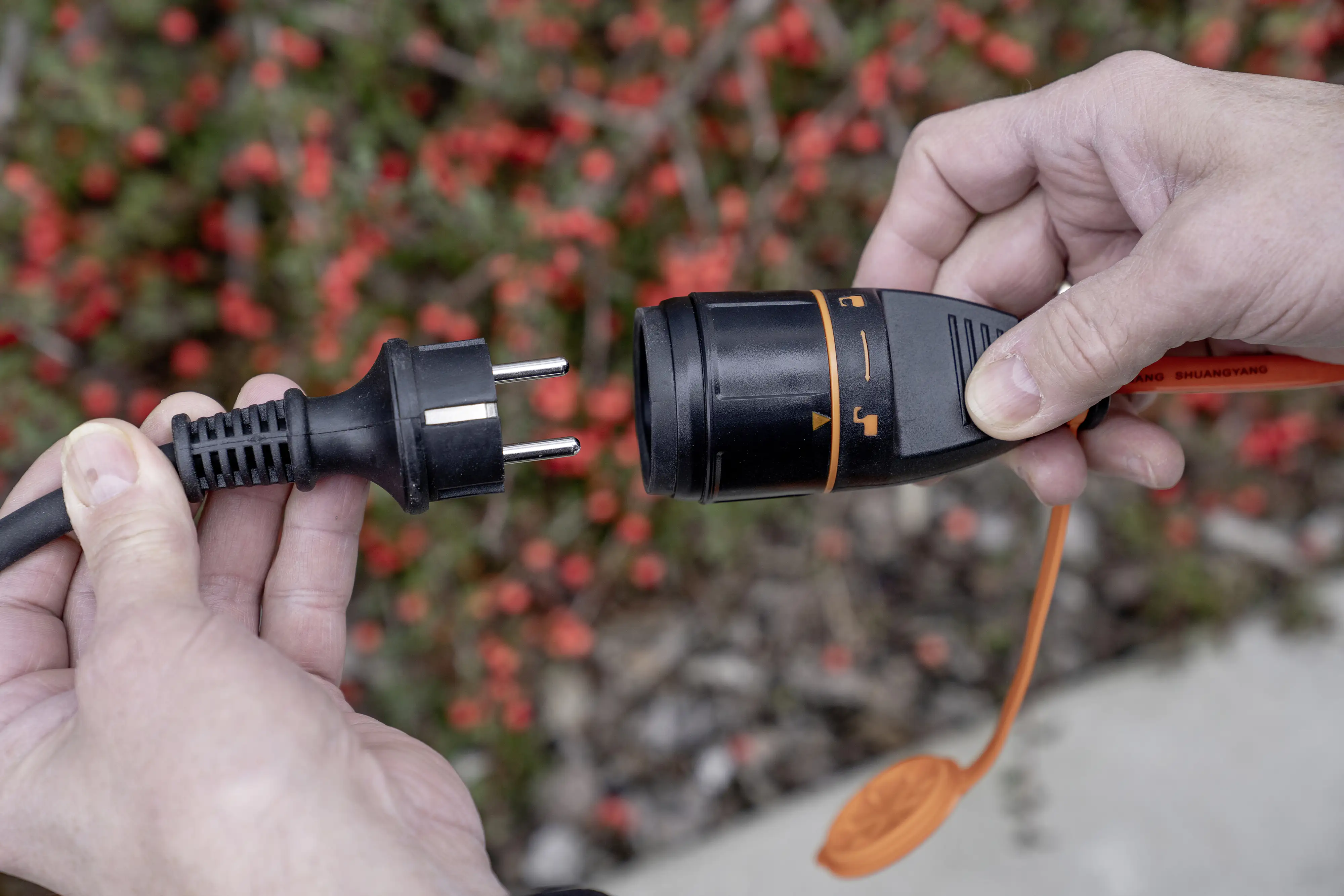 Unitec BQ-Verlängerungskabel Außen 20 Meter HO7BQ-F 3G1,5, orange, IP44 Unitec BQ-Verlängerungskabel Außen 20 Meter HO7BQ-F 3G1,5, orange, IP44