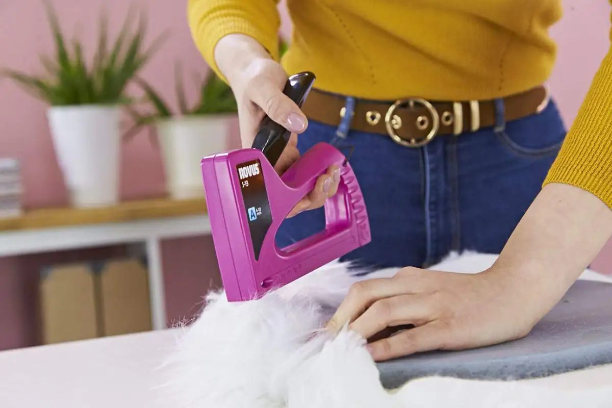 Novus Handtacker J-13 für Feindrahtklammern bis 10 mm Novus Handtacker J-13 für Feindrahtklammern bis 10 mm