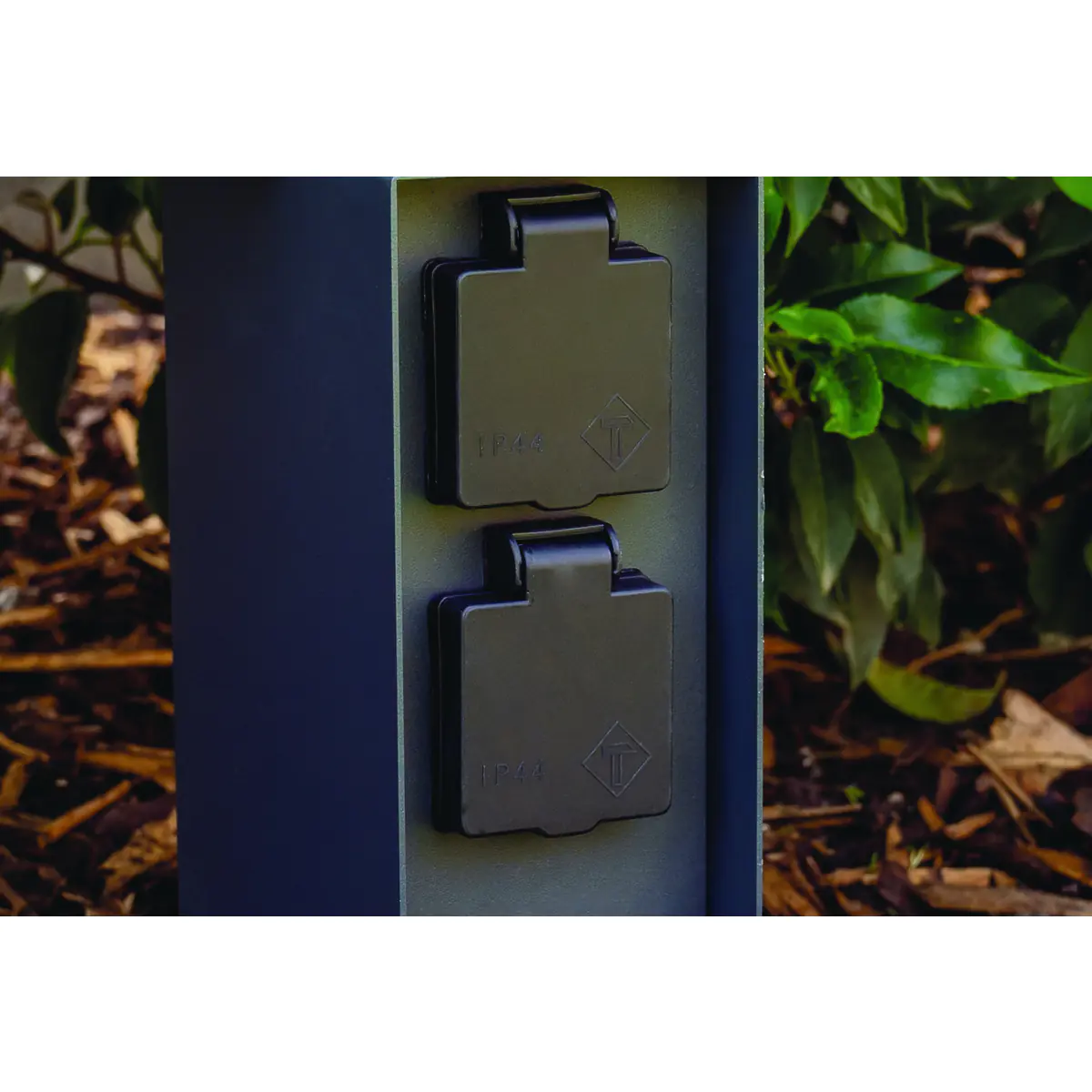 Unitec Gartensäule mit 2 Schutzkontakt-Steckdosen inkl. Zeitschaltuhr schwarz