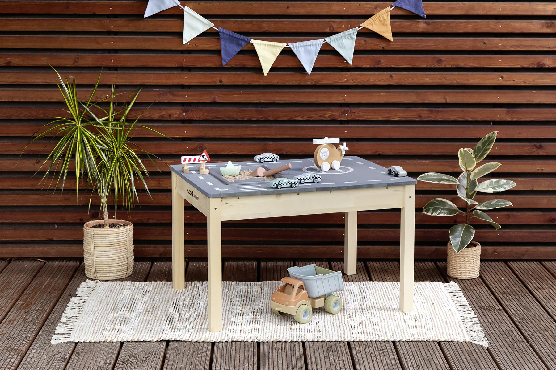 Muddy Buddy Outdoor Spieltisch Race Runner 80 x 60 x 50 cm