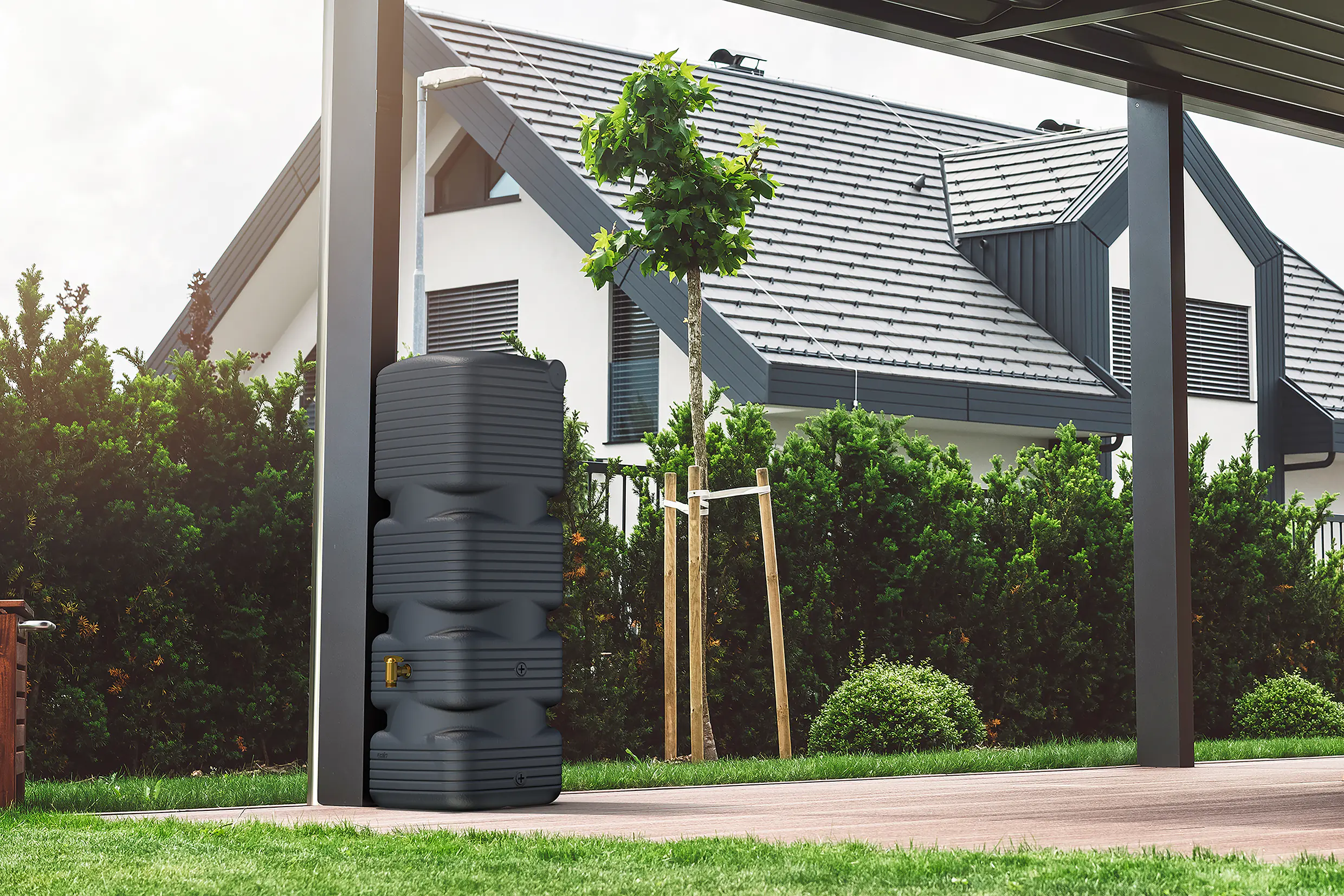 4rain Wandtank Quadro mit Deckel & Auslaufhahn 170 L