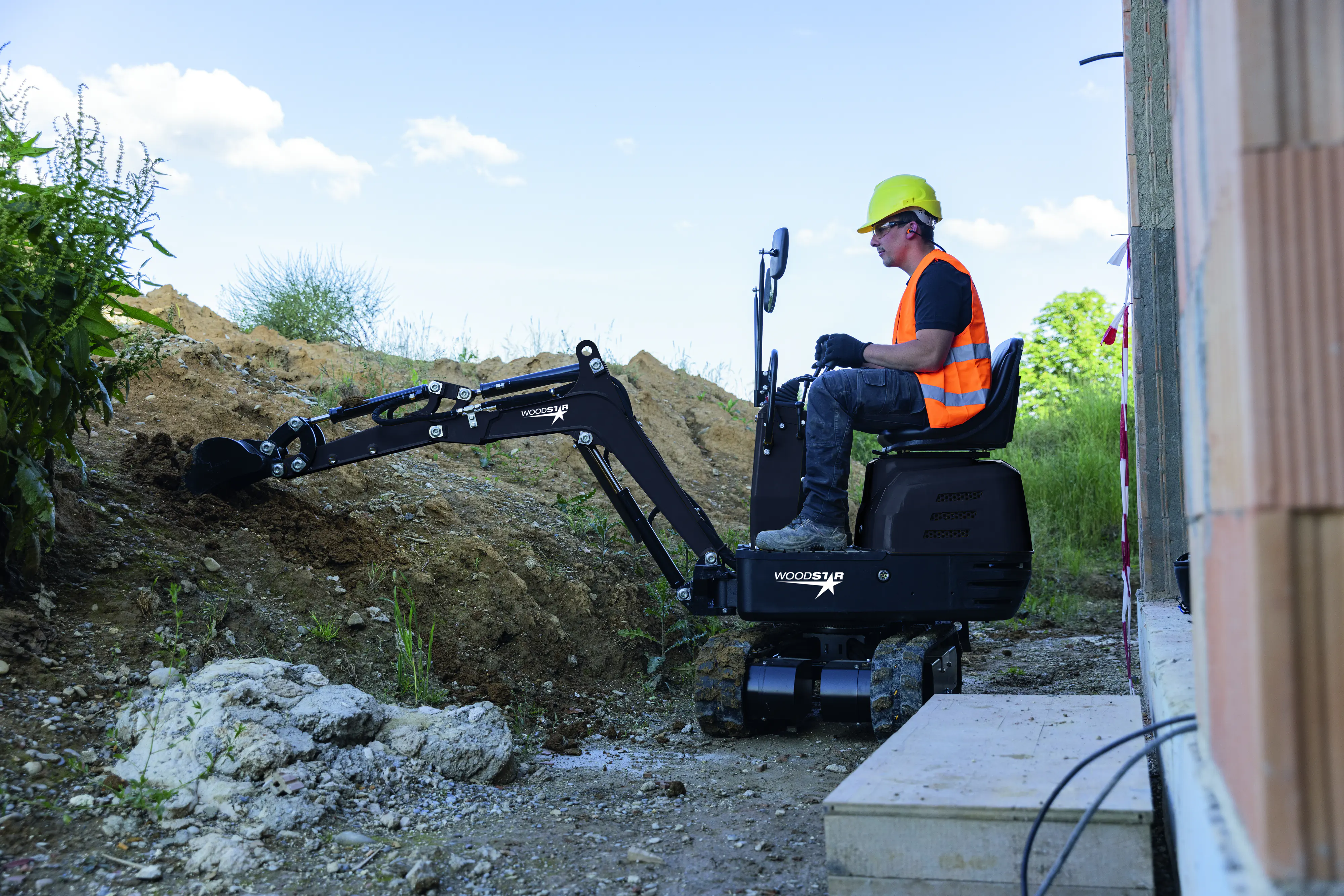 Woodster Mini-Bagger WMB800 mit 69 cm Spurbreite 8,5 PS