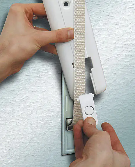 Schellenberg Abdeckplatte FLEXO 10,5 bis 16,0 cm - weiß Schellenberg Abdeckplatte FLEXO 10,5 bis 16,0 cm - weiß