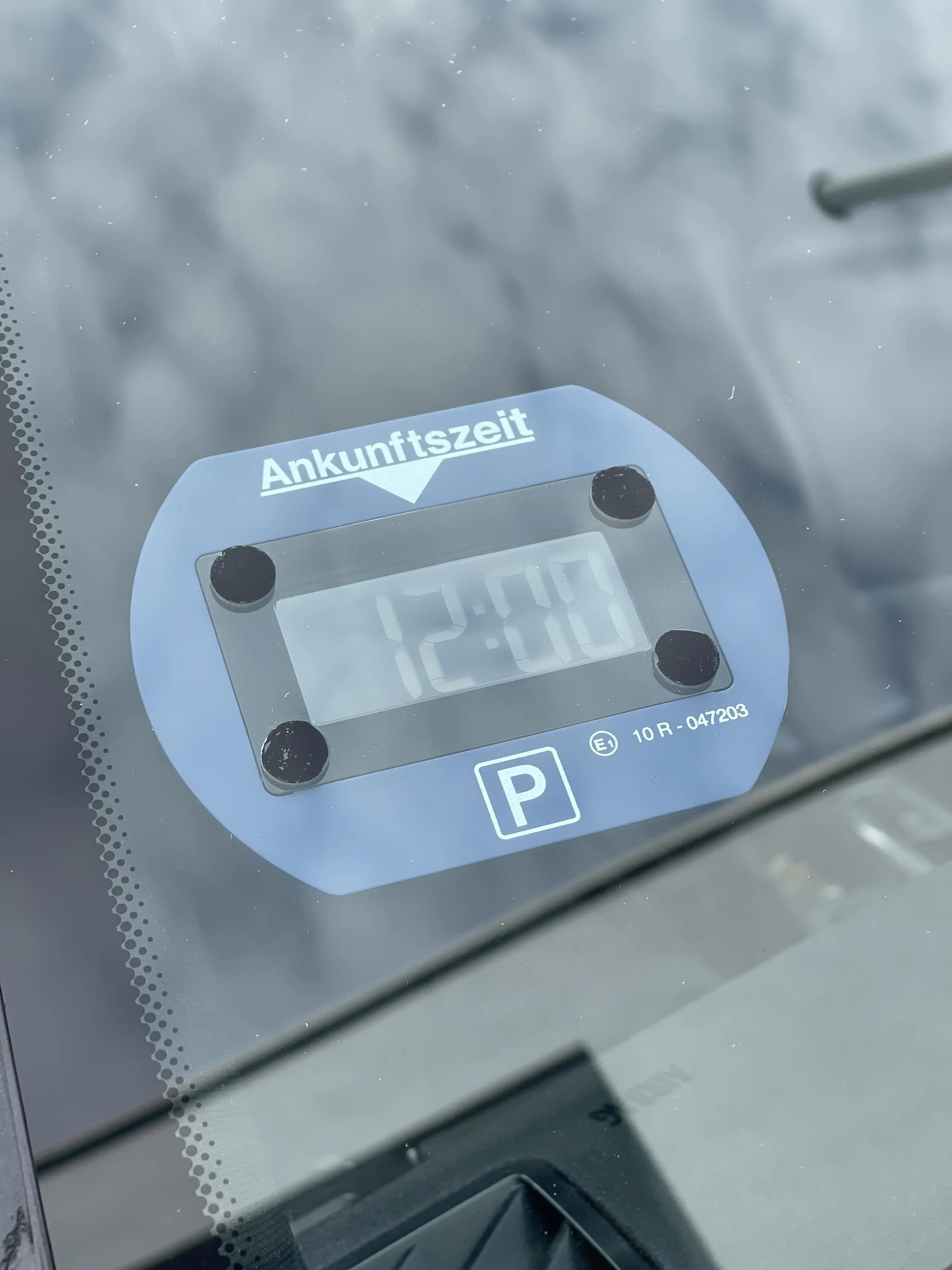 5711157014110_01 OKCars ParkLite elektronische Parkscheibe selbstklebend blau