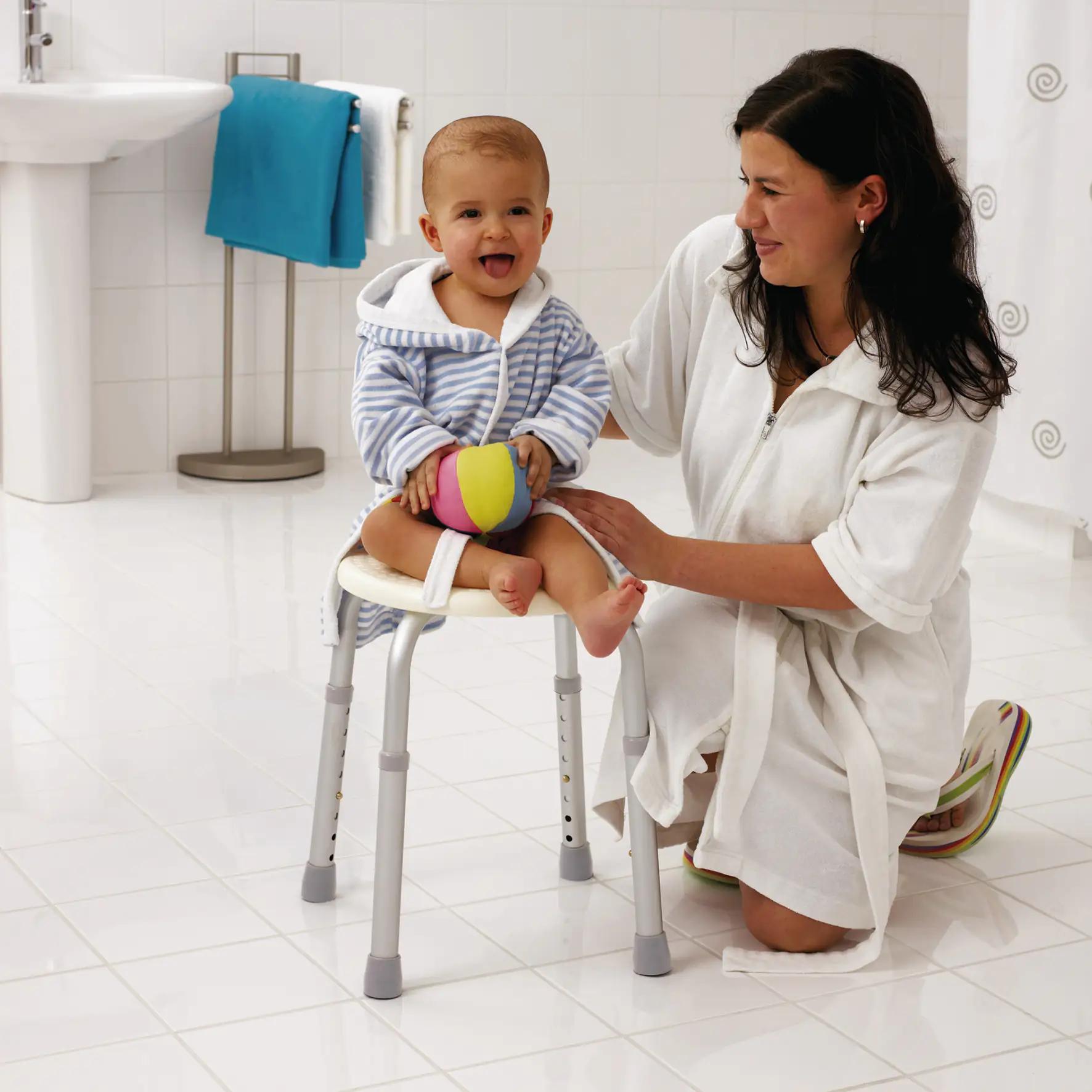 4006956016177_02 Ridder Badhocker rund höhenverstellbar