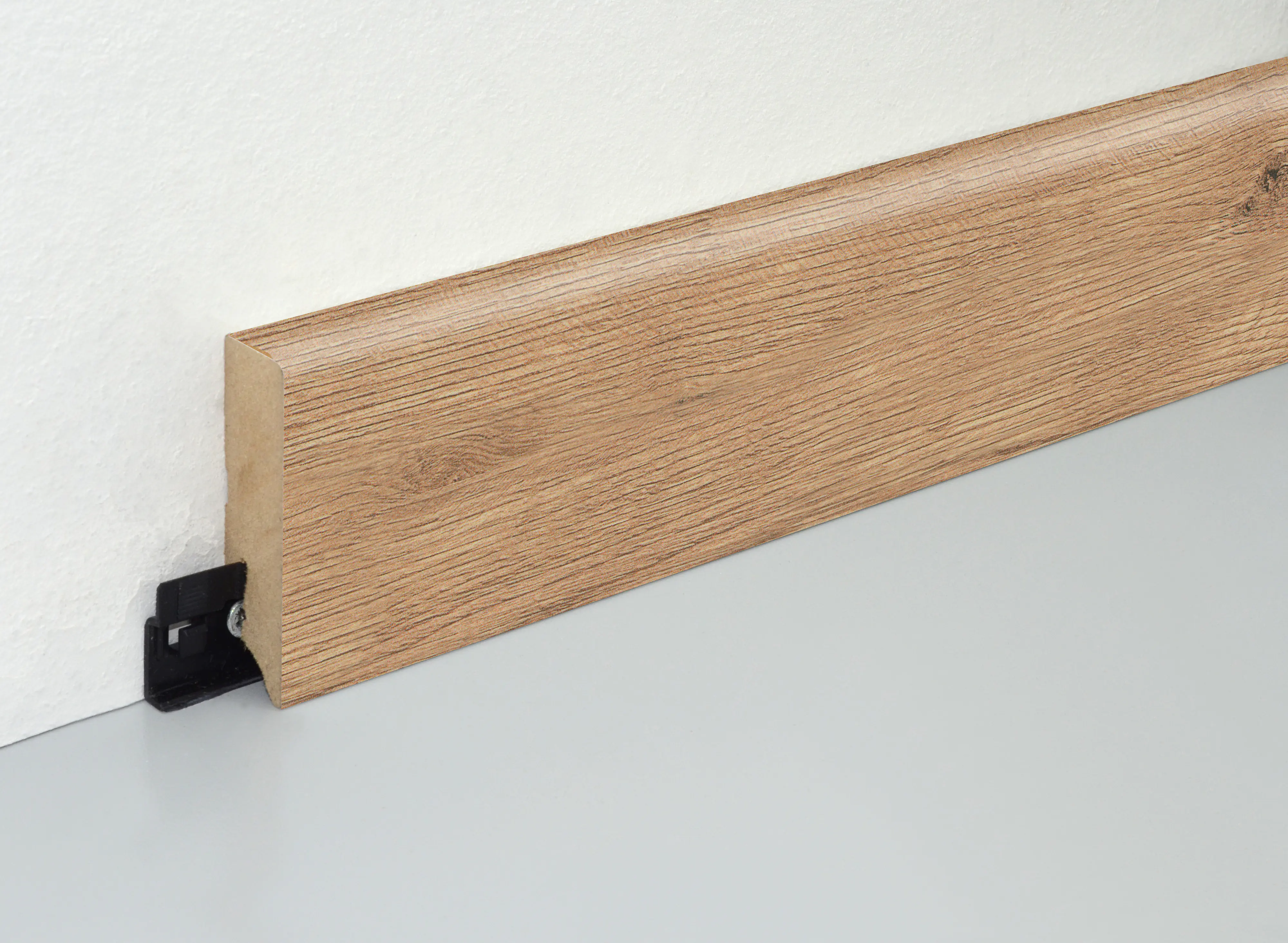 Neuhofer Fußleiste FU087L 240 cm x 70 x 19 mm Eiche Dorset