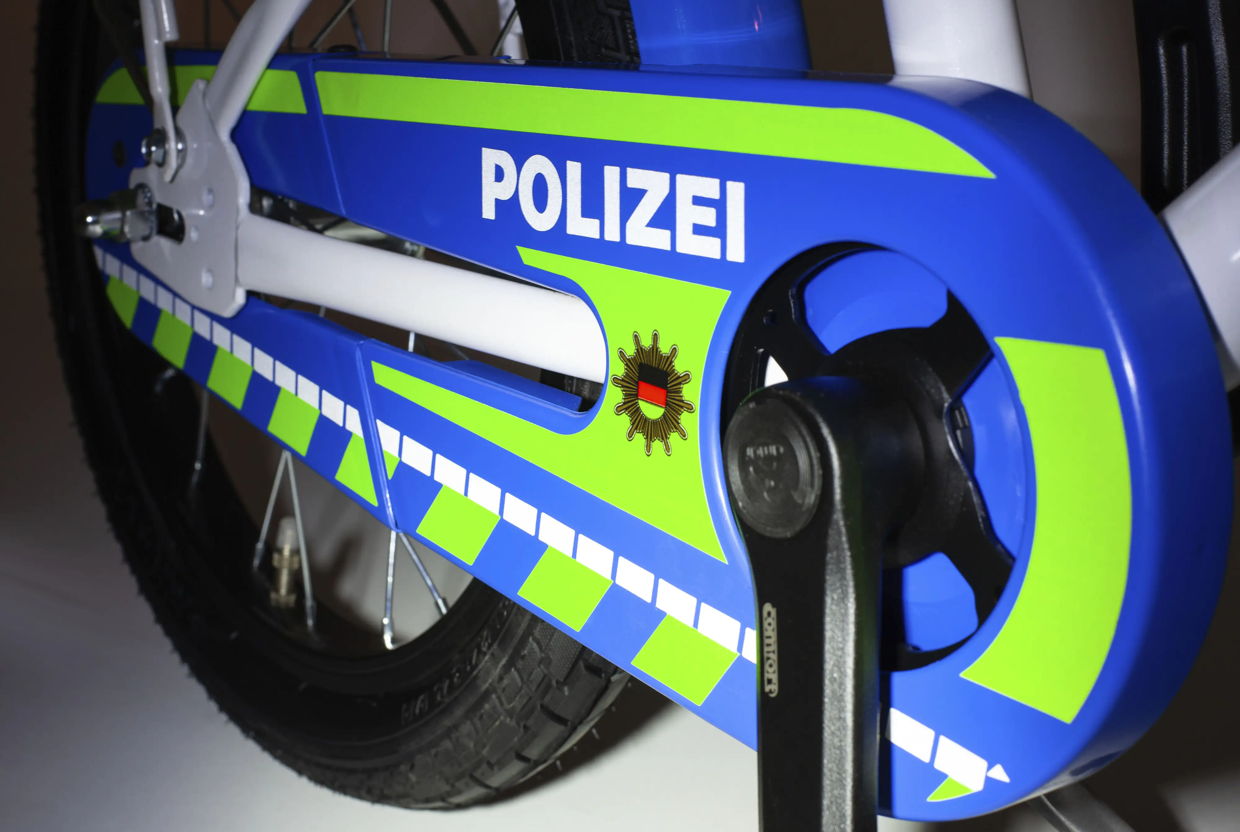 Bachtenkirch Kinderfahrrad Polizei 12 Zoll kristallweiß/blau/neon