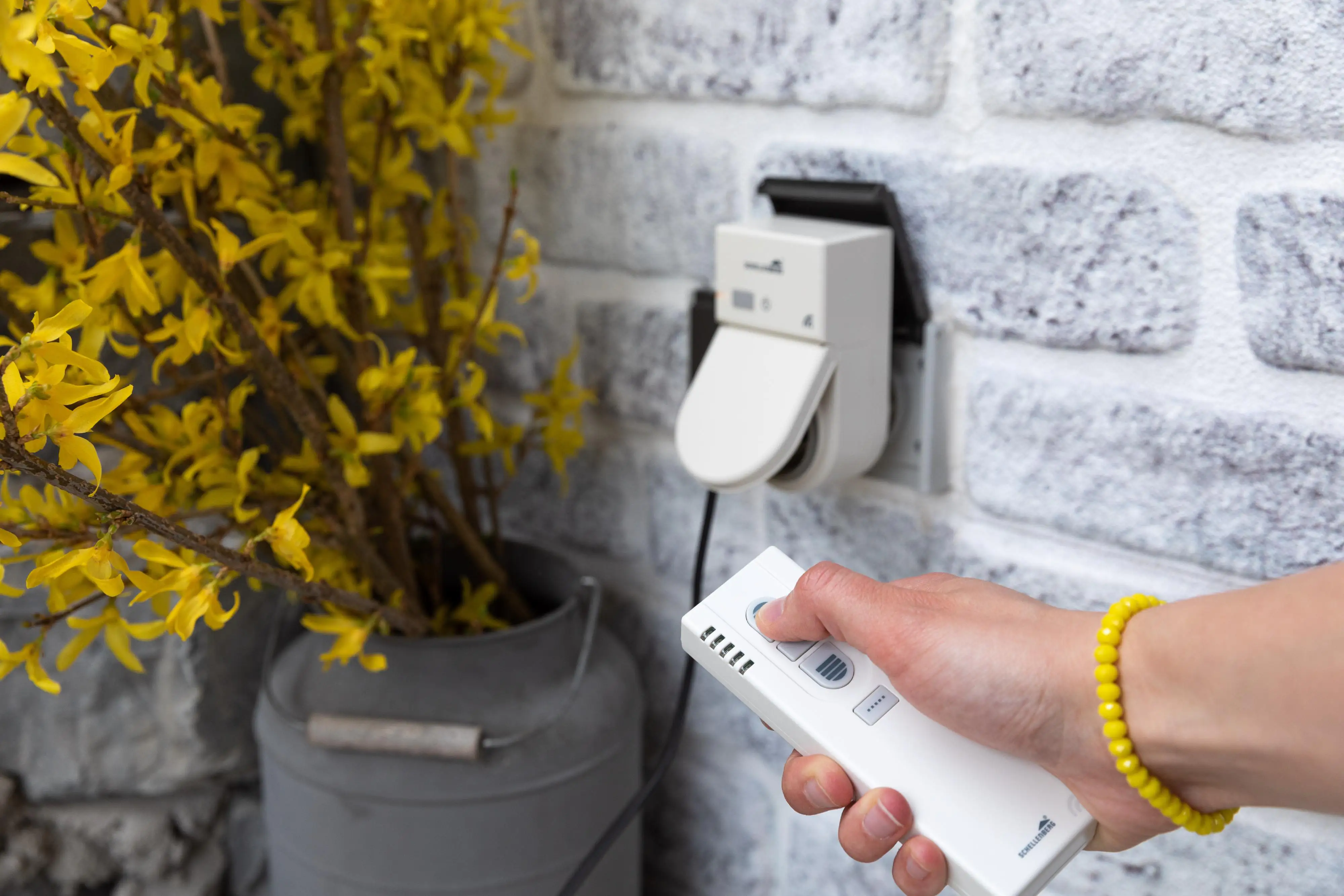 Schellenberg Funk-Steckdose außen weiß Schellenberg Funk-Steckdose außen weiß