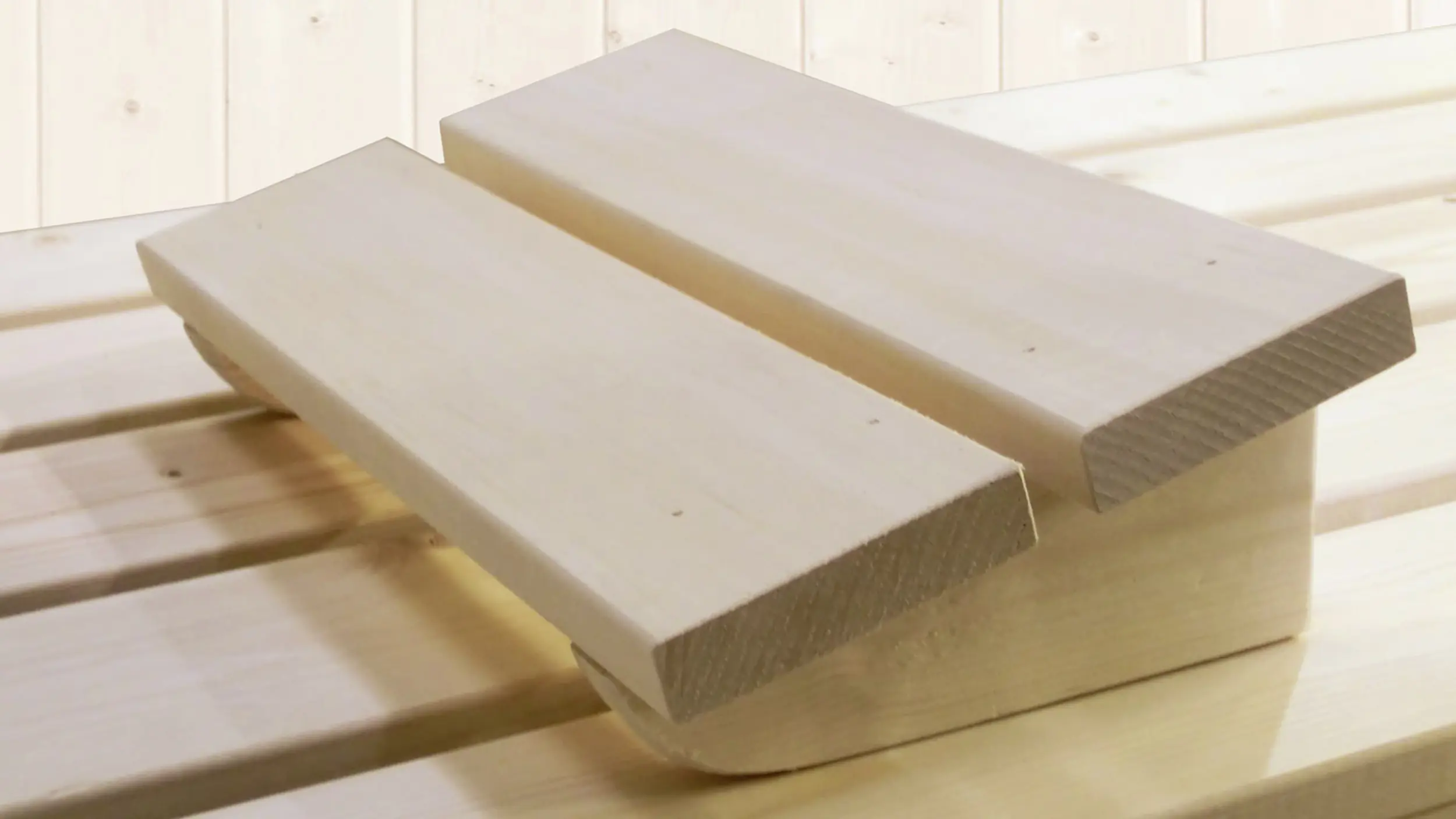 Weka Massivholzsauna Bergen 1.8 mit Holztür