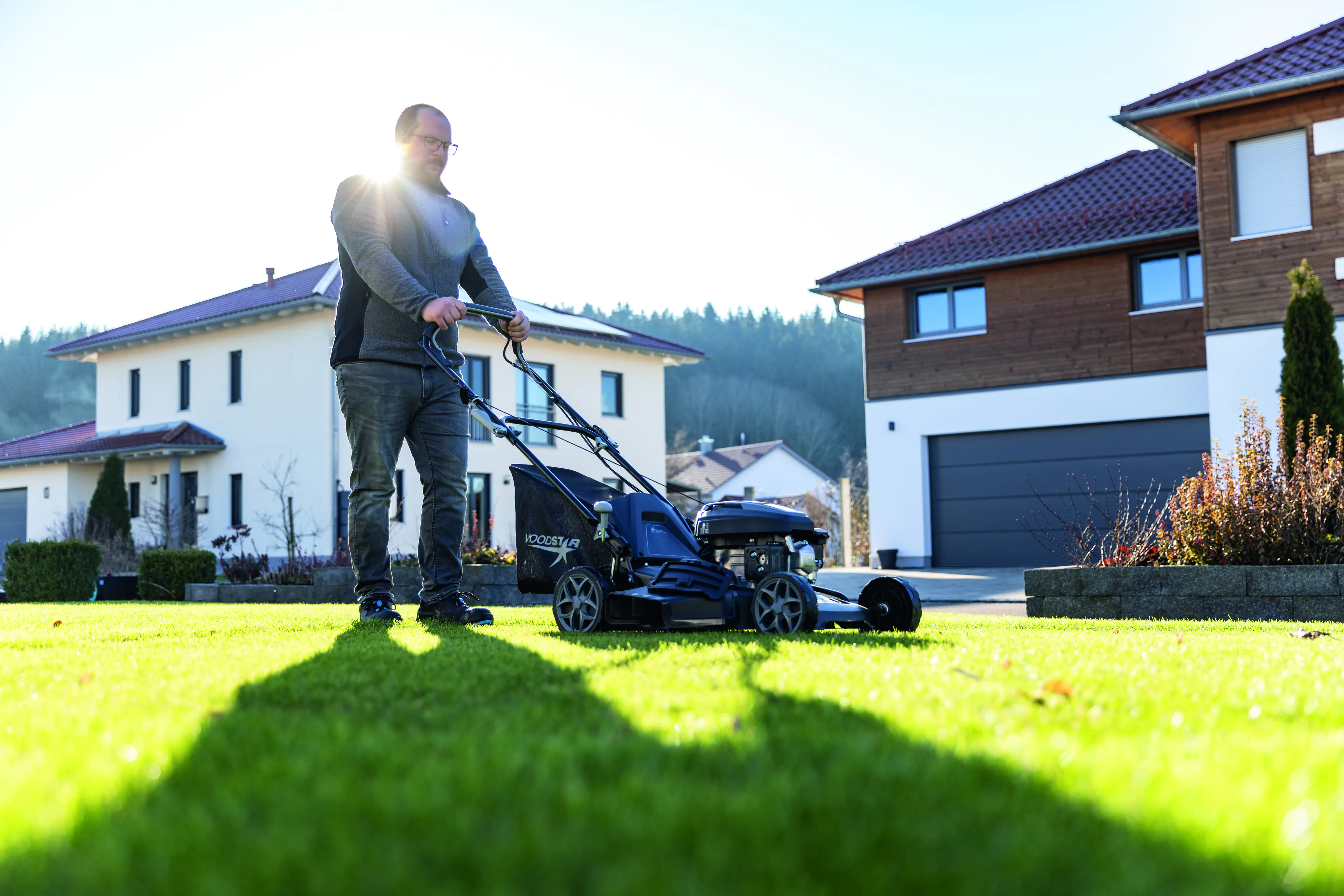 Woodster Benzin-Rasenmäher BLM460-161S 2,6 kW 46 cm Schnittbreite Woodster Benzin-Rasenmäher BLM460-161S 2,6 kW 46 cm Schnittbreite