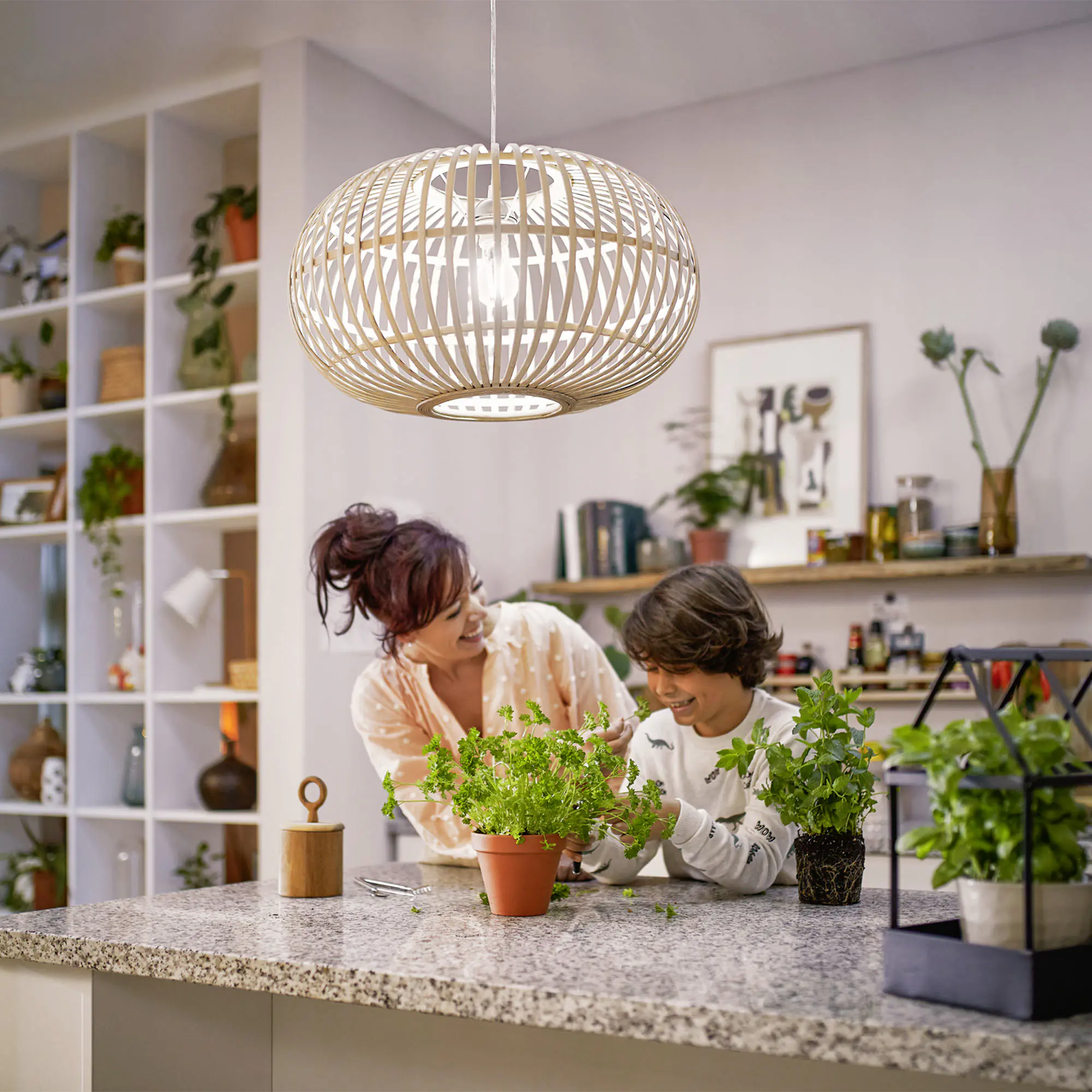 Philips LED Leuchtmittel E14 2,3W 485lm 2700K 