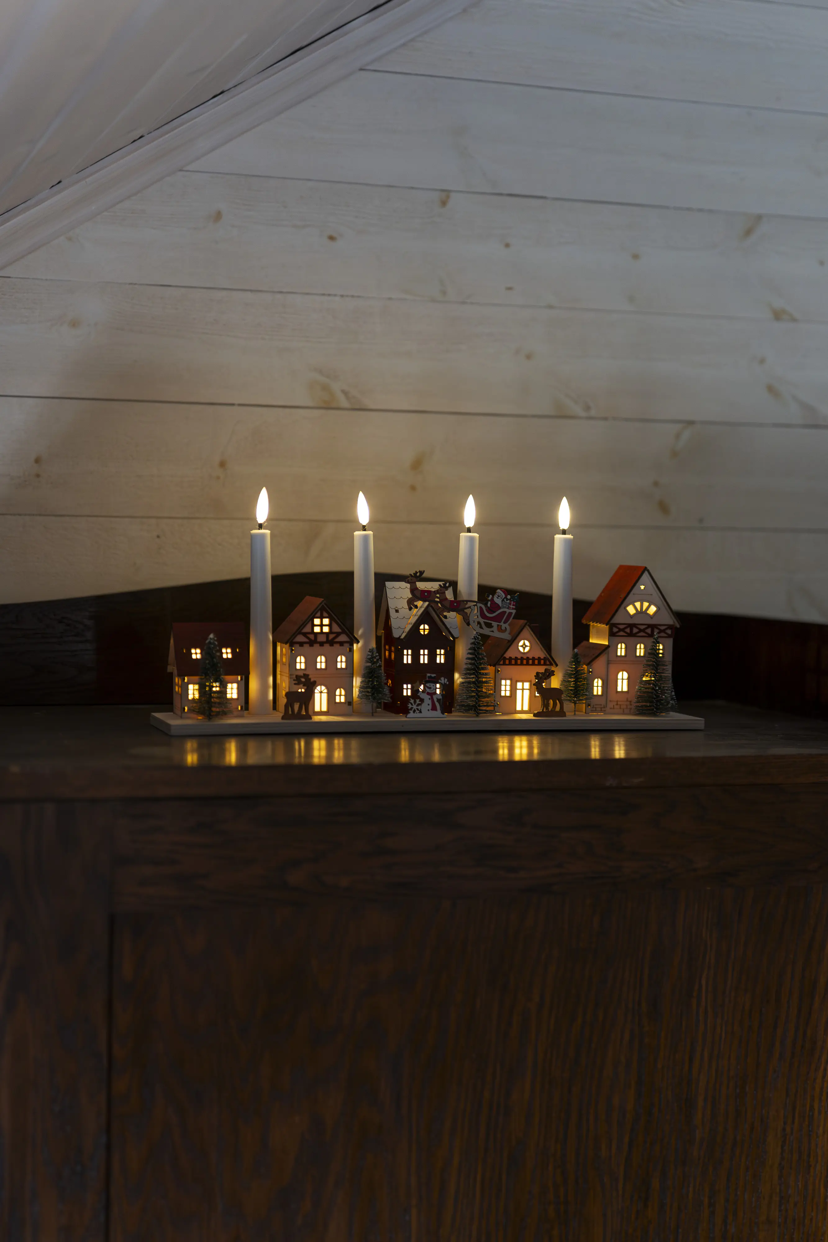 Konstsmide LED-Holzsilhouette Miniaturhäuser batteriebetrieben mit Timer 47 x 20,5 cm warmweiß
