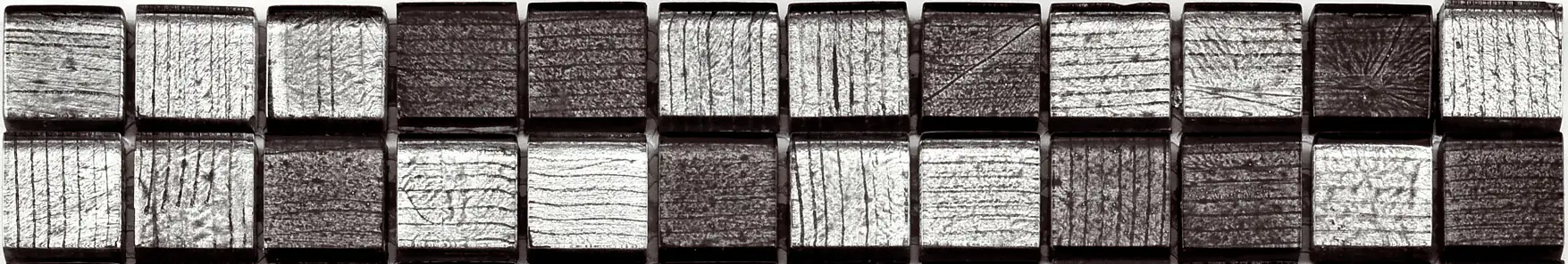 Fliesenbordüre Glas 5 x 30 cm silver-schwarz Steingröße: ca. 2,3 x 2,3 cm