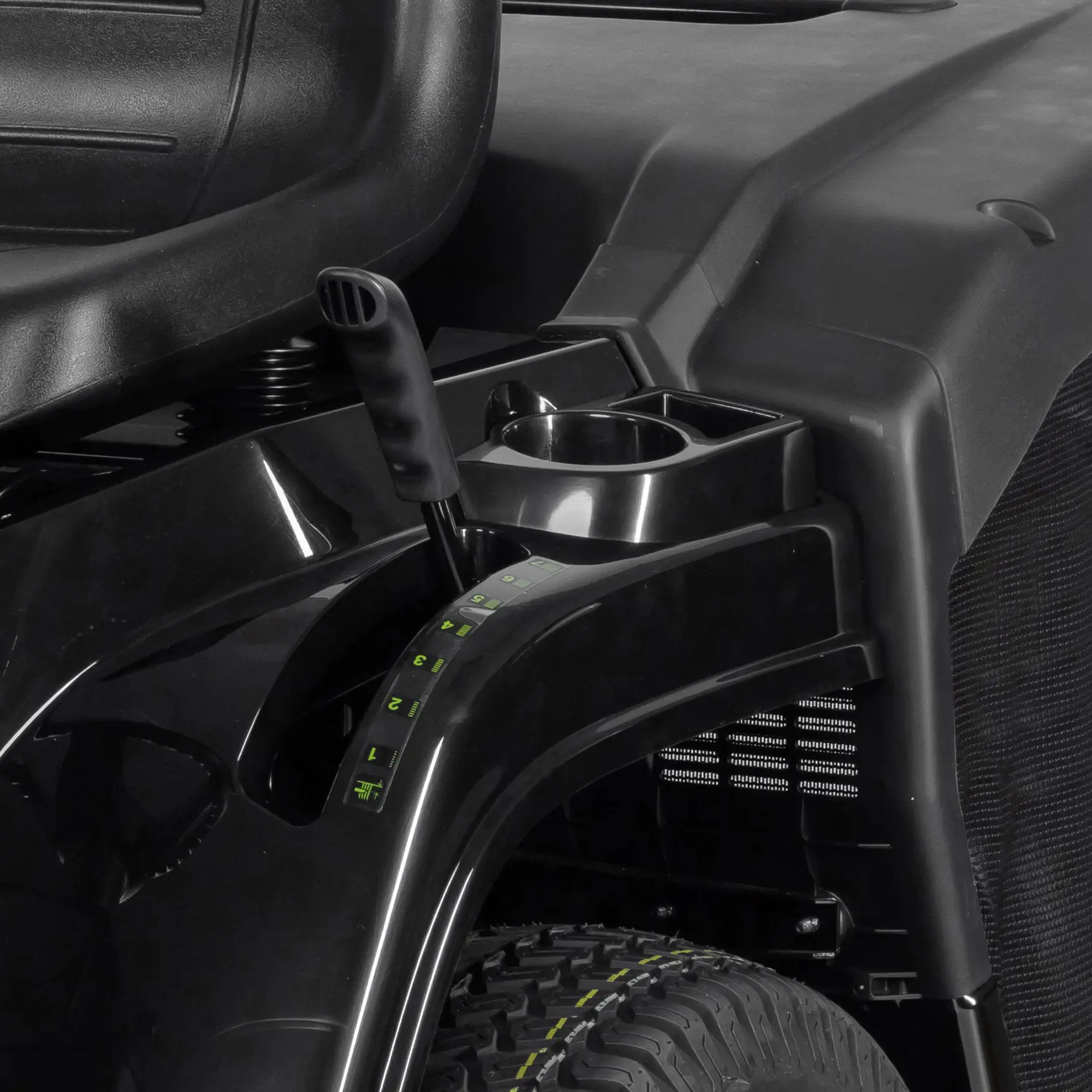 Alpina Benzin Rasentraktor AT4 98 A, 7,2 kW, 98 cm Schnittbreite inklusive Mulchfunktion Alpina Benzin Rasentraktor AT4 98 A, 7,2 kW, 98 cm Schnittbreite inklusive Mulchfunktion