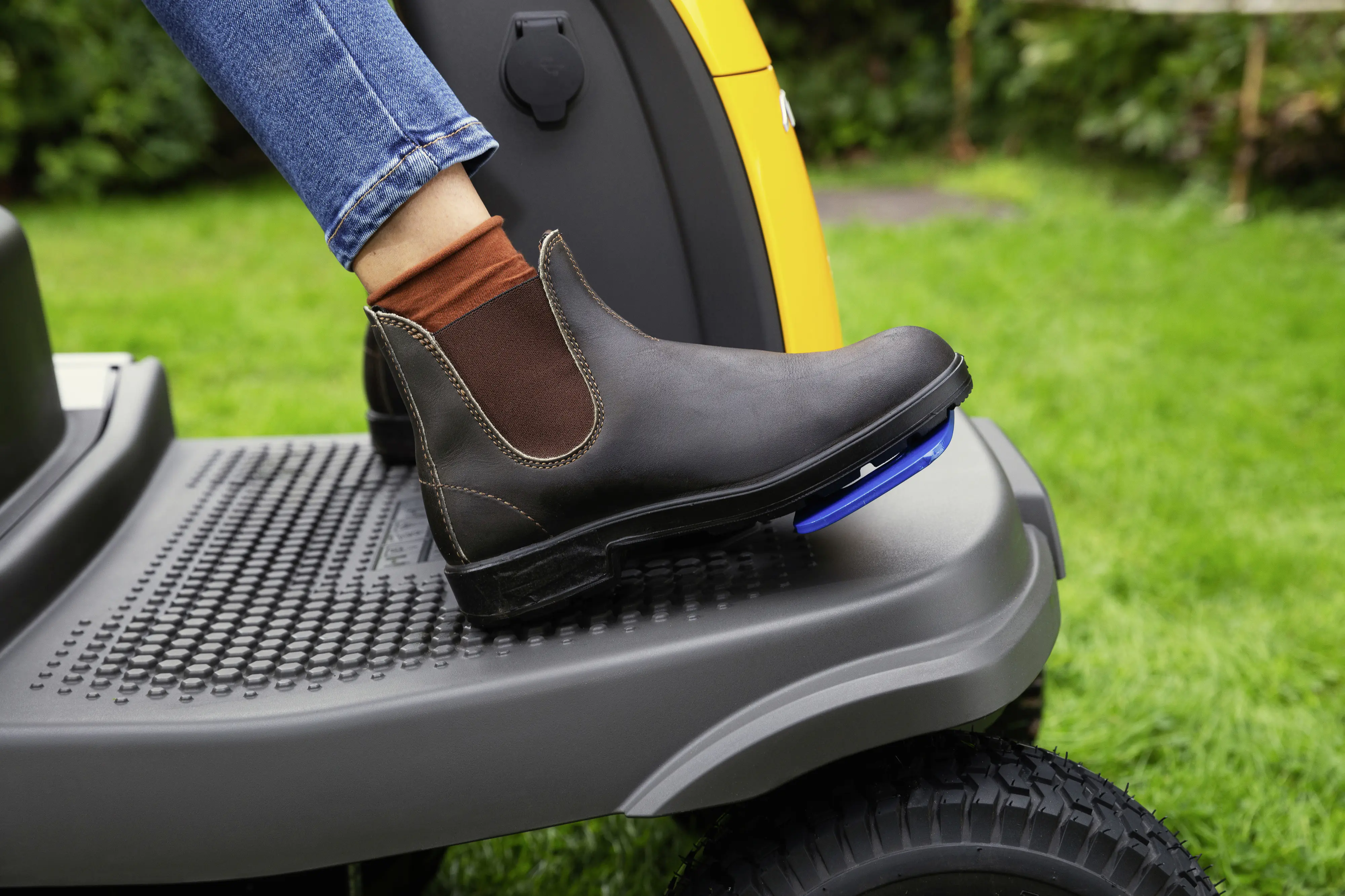 Stiga Akku-Rasentraktor Swift 372e  inkl. 4x 5 Ah (48 Volt) 