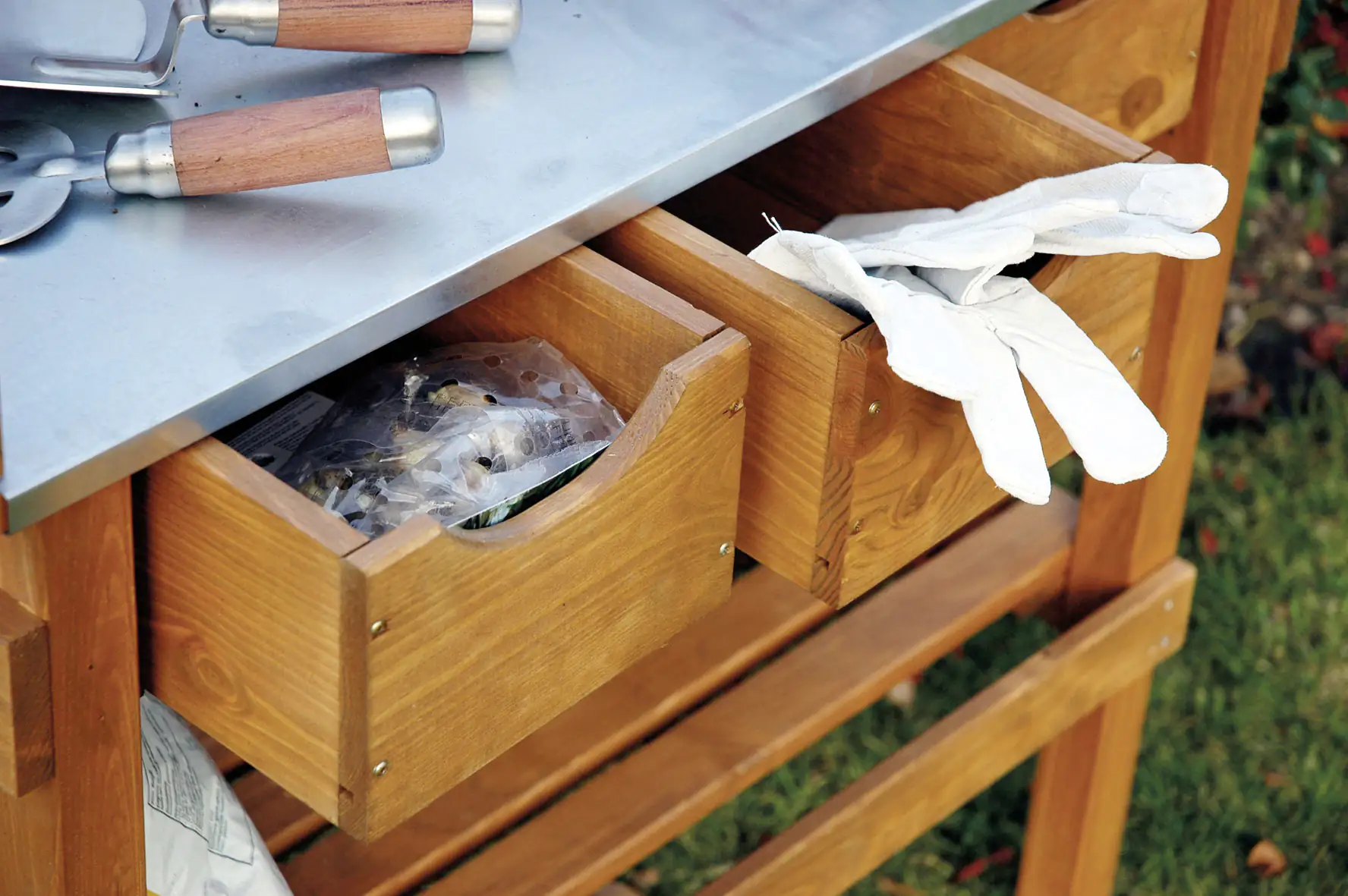 Dobar Pflanztisch mit 3 Schubladen 80 x 40 x 90 cm