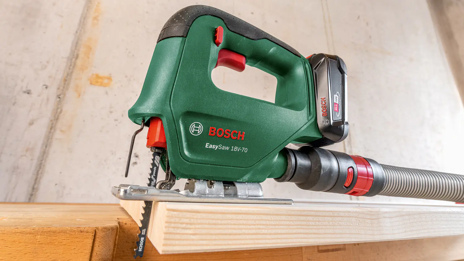Bosch Akku-Stichsäge EasySaw 18V-70 2-Ah-Akku & Ladegerät Bosch Akku-Stichsäge EasySaw 18V-70 2-Ah-Akku & Ladegerät